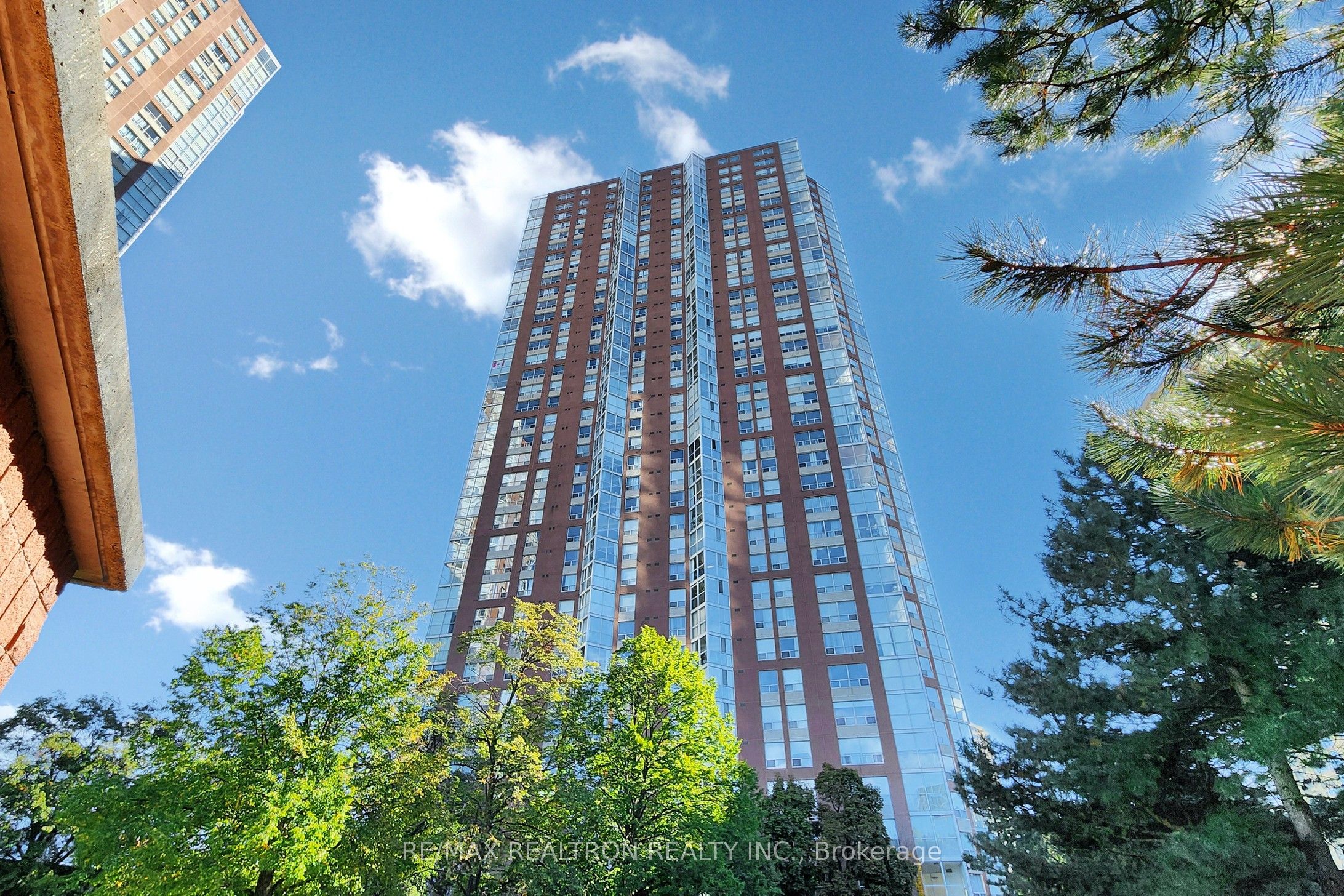 5 Concorde Place 406 Property Photo 1