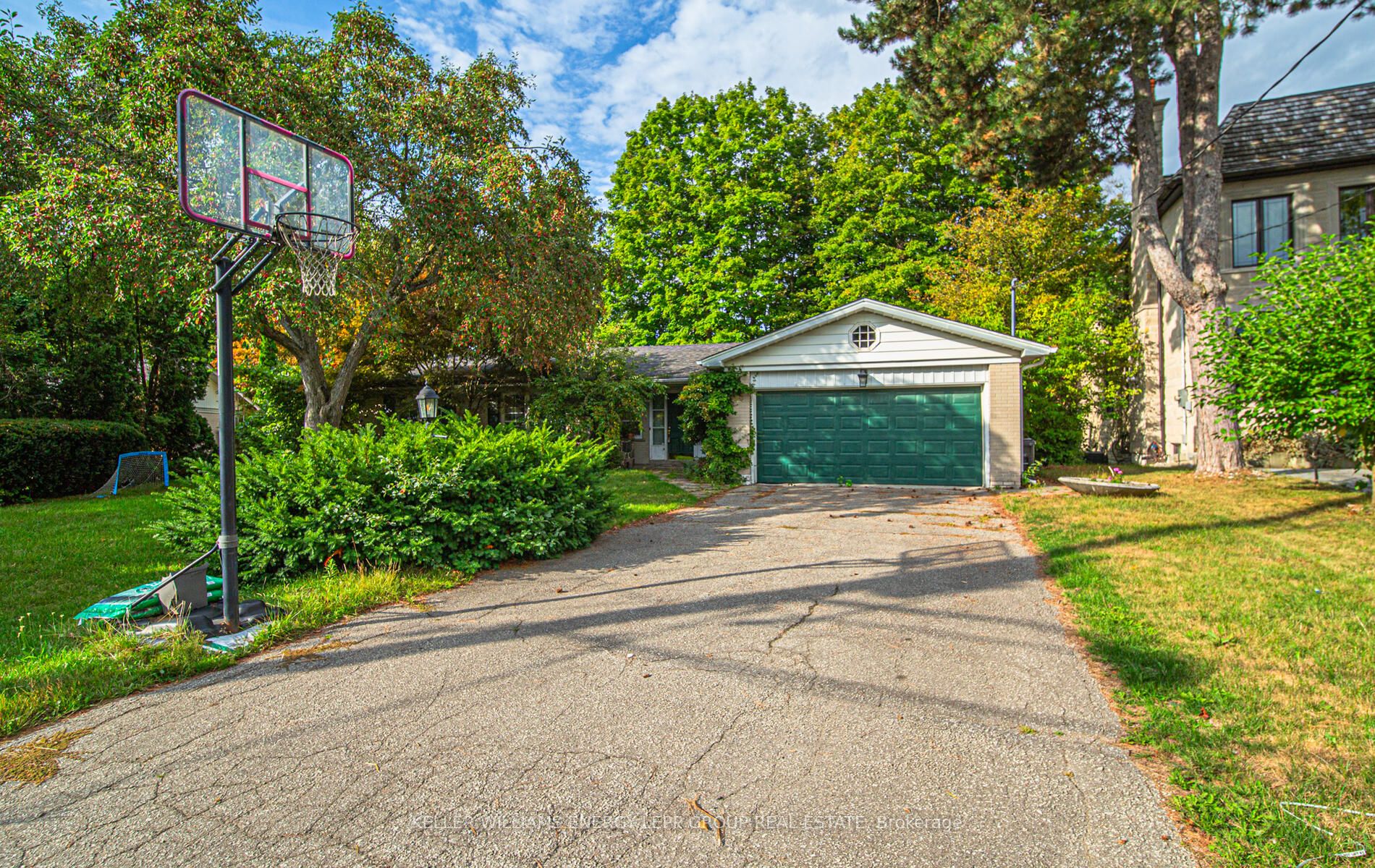 15 Artinger Court Property Photo 1