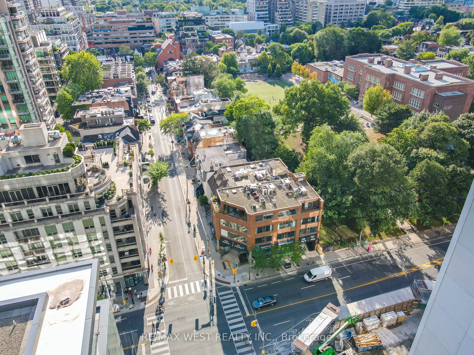 1300 Bay Street Property Photo 4