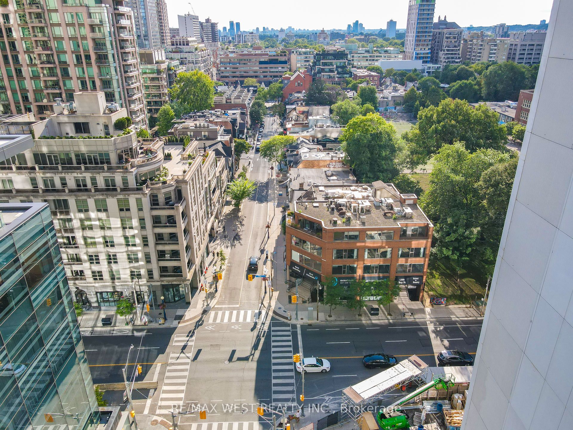 1300 Bay Street Property Photo 5