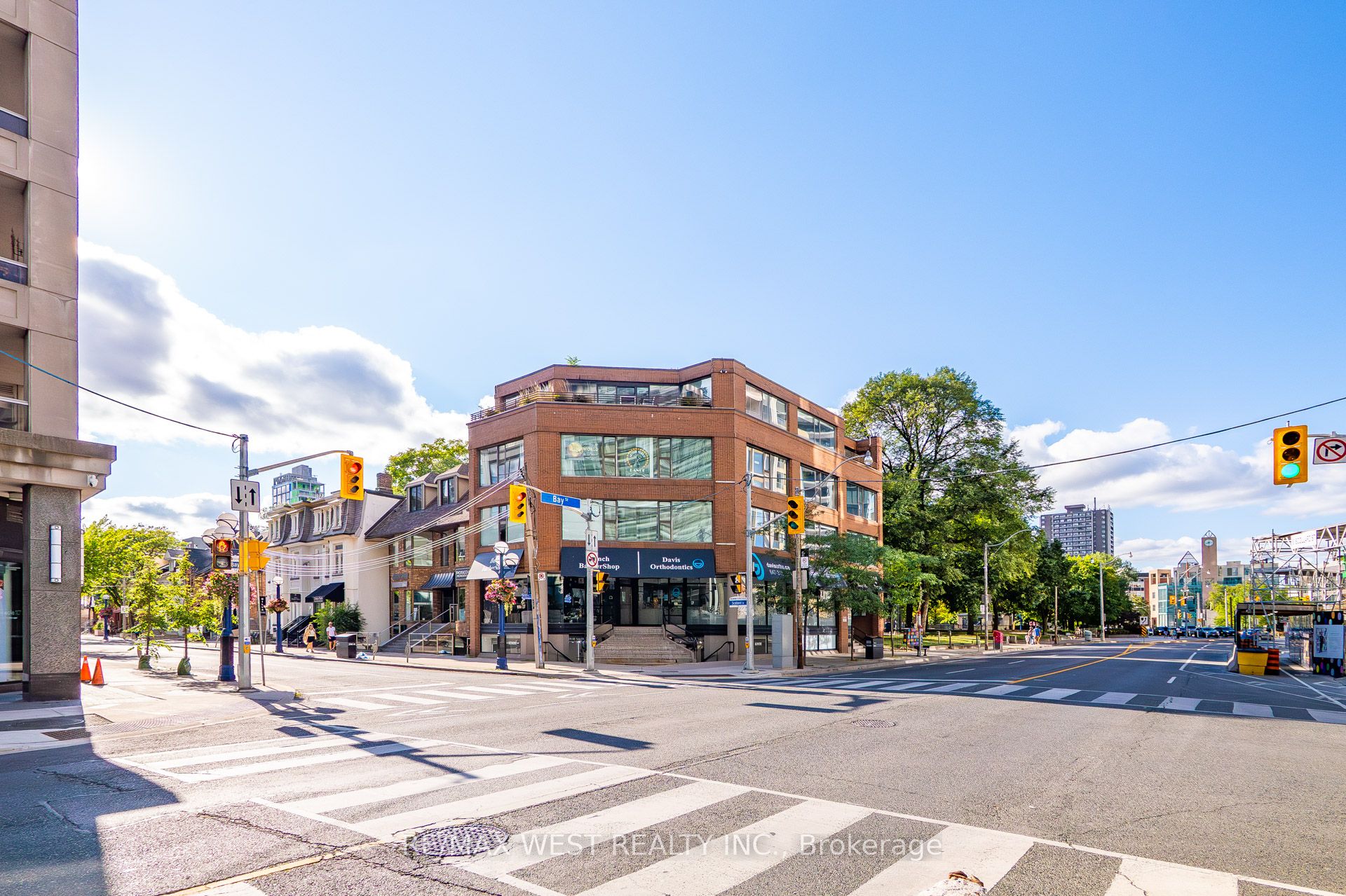 1300 Bay Street Property Photo 6