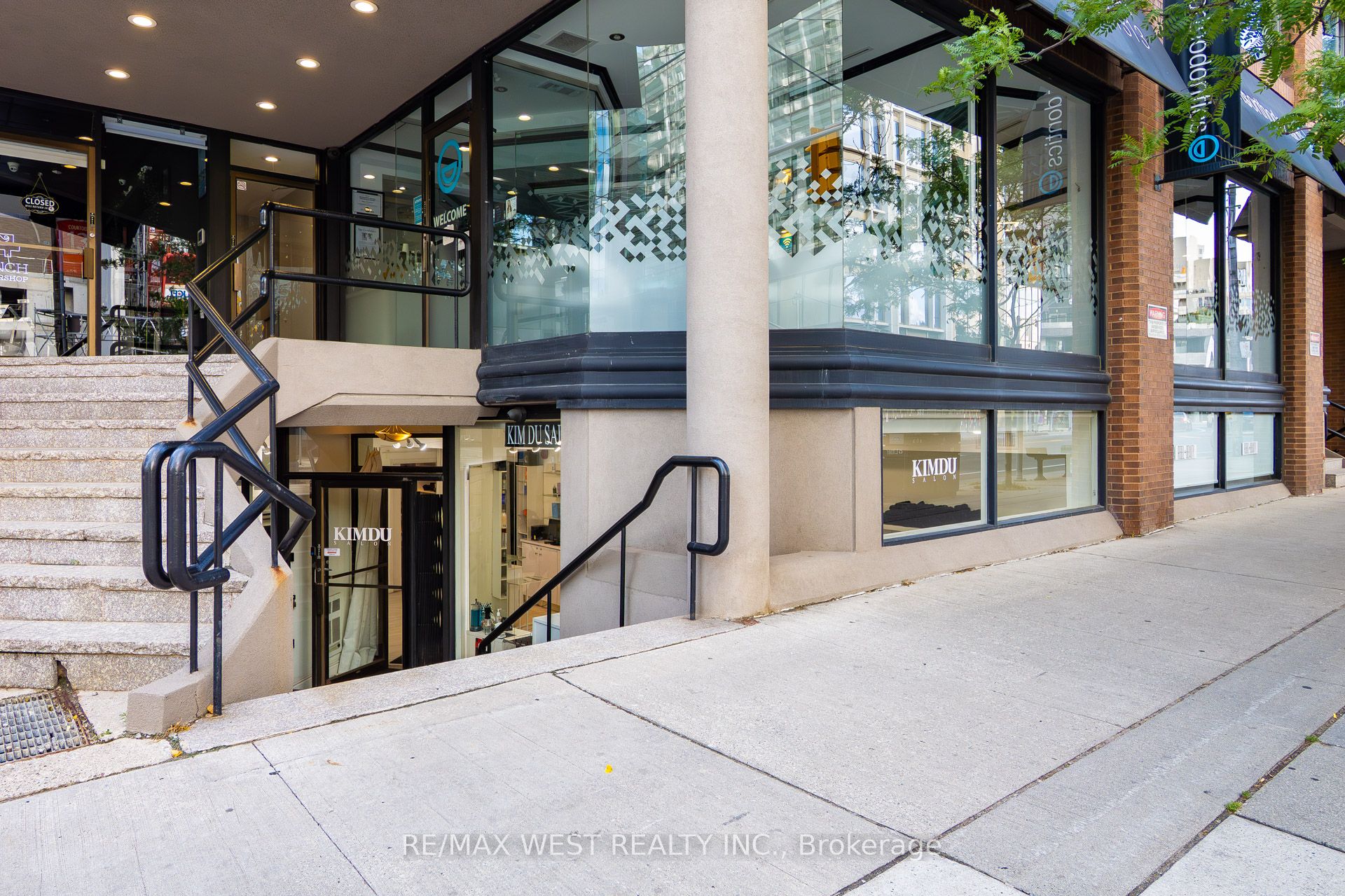 1300 Bay Street Property Photo 9