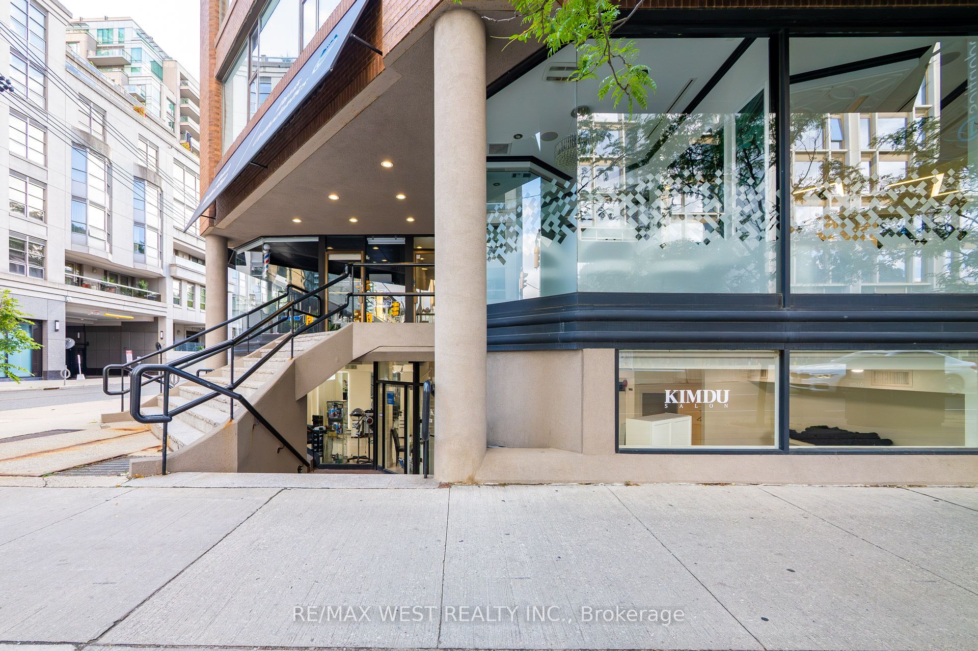 1300 Bay Street Property Photo 10