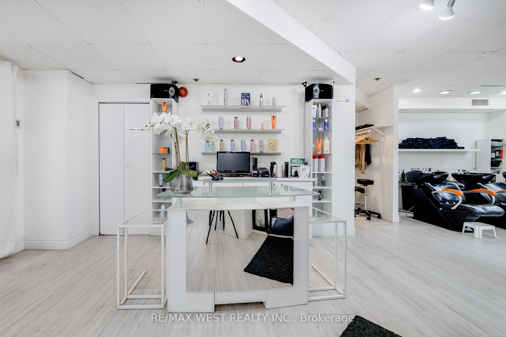 1300 Bay Street Property Photo 13