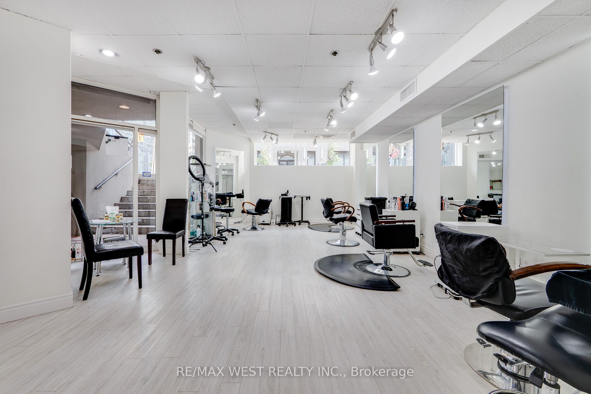 1300 Bay Street Property Photo 16