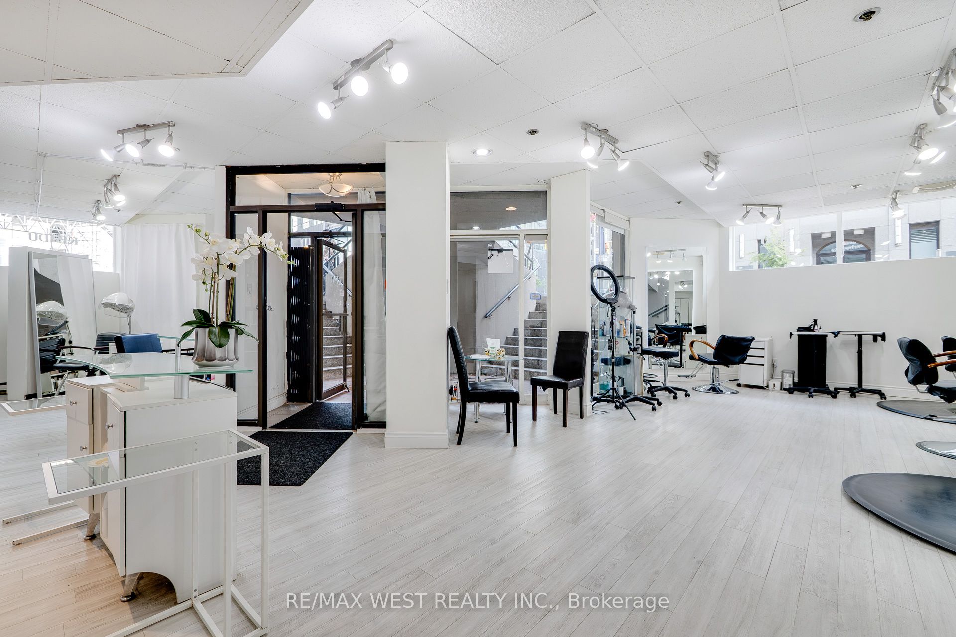 1300 Bay Street Property Photo 18