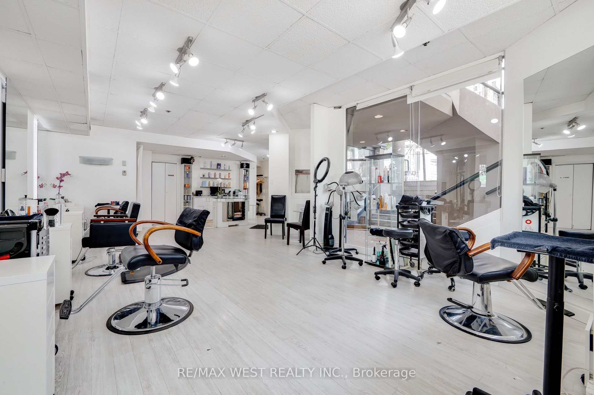 1300 Bay Street Property Photo 21