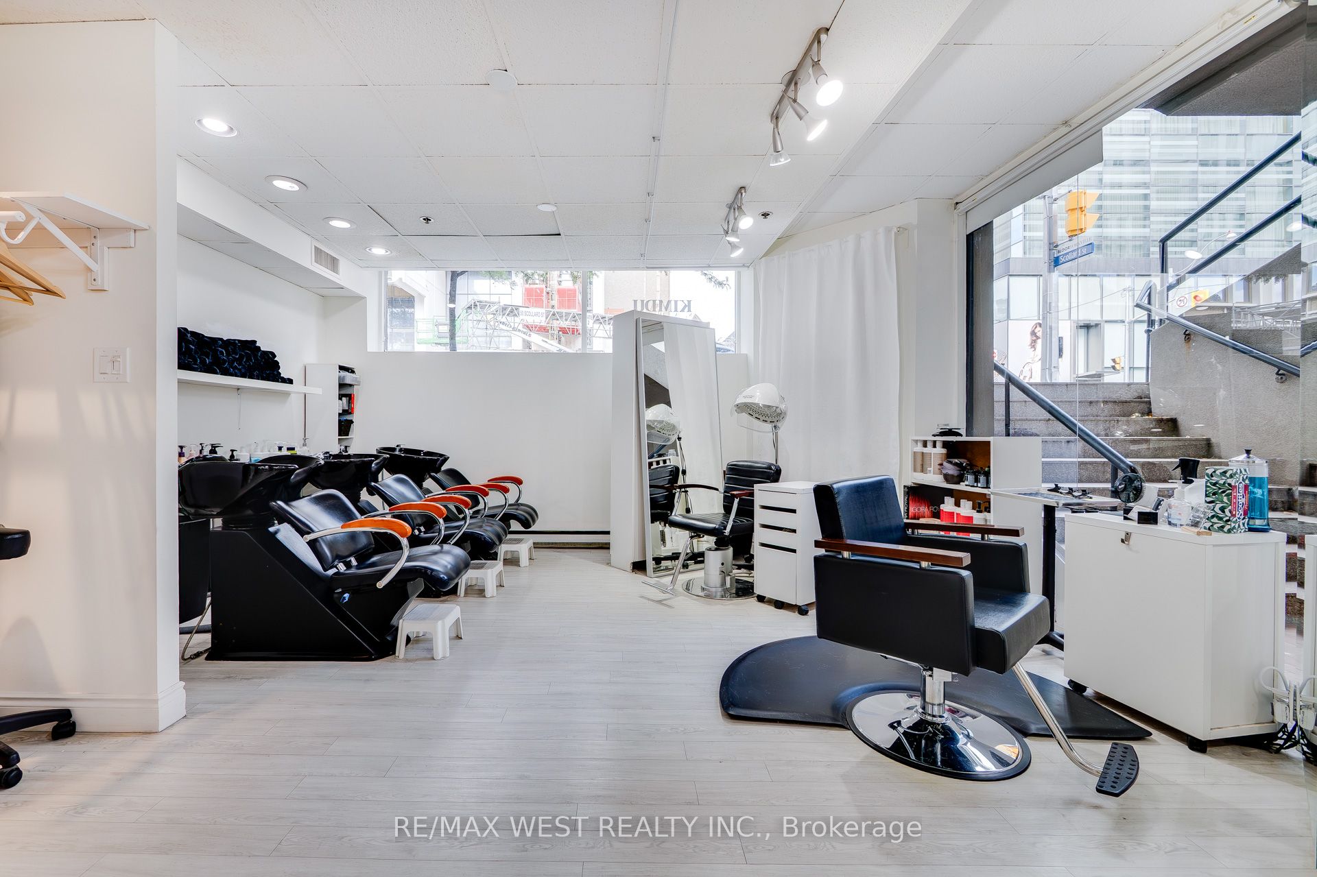 1300 Bay Street Property Photo 23