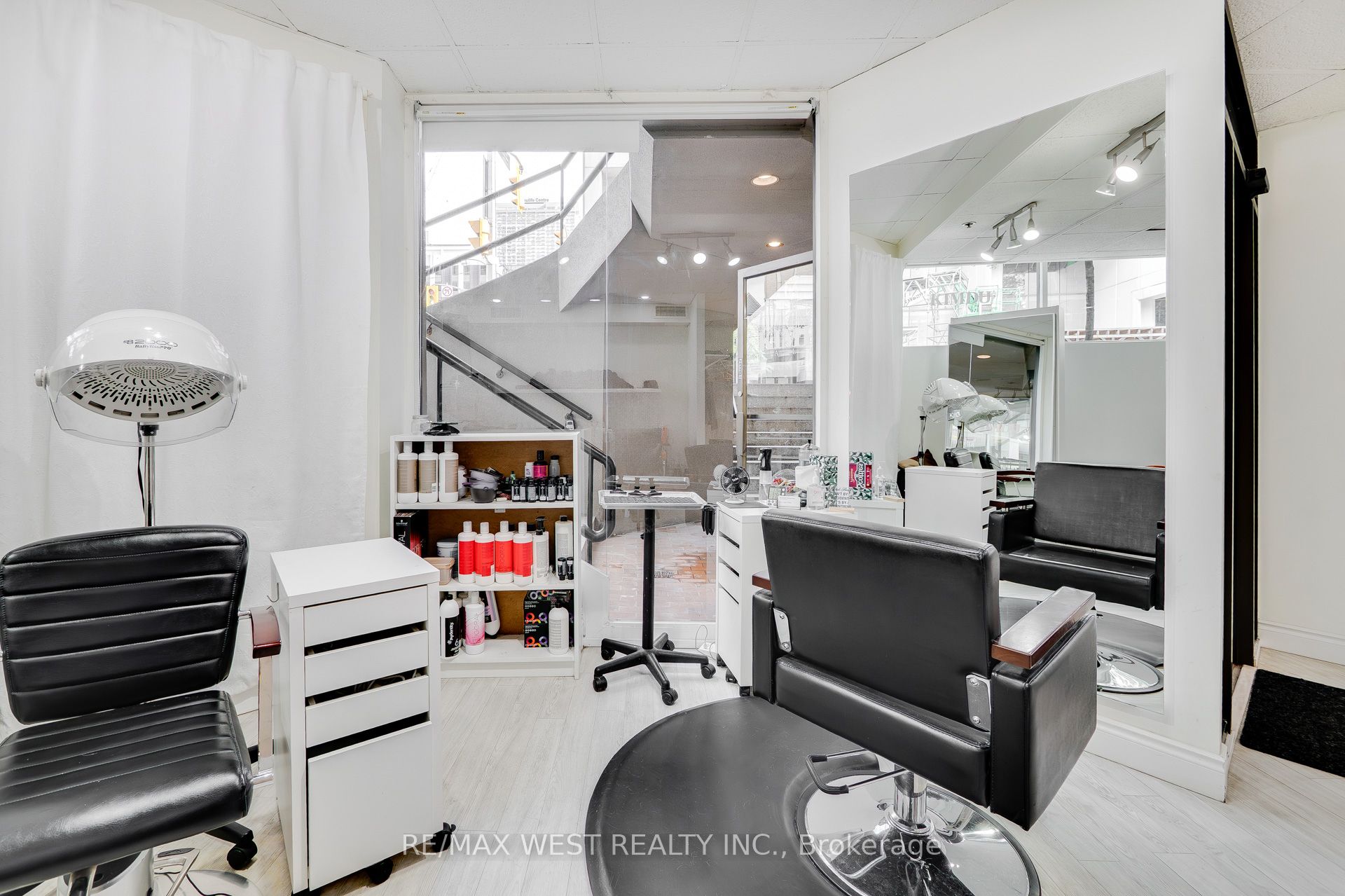 1300 Bay Street Property Photo 25