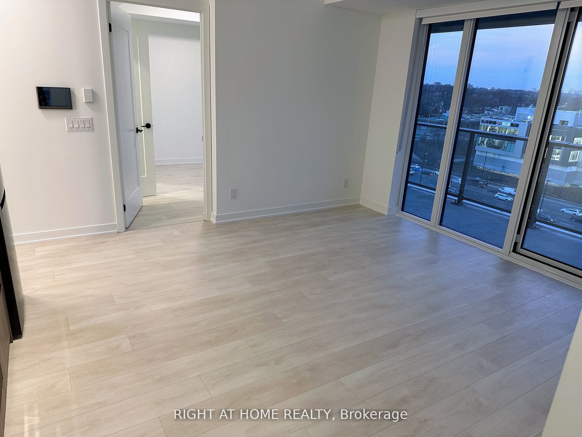 5 Defries Street S 710 Property Photo 5