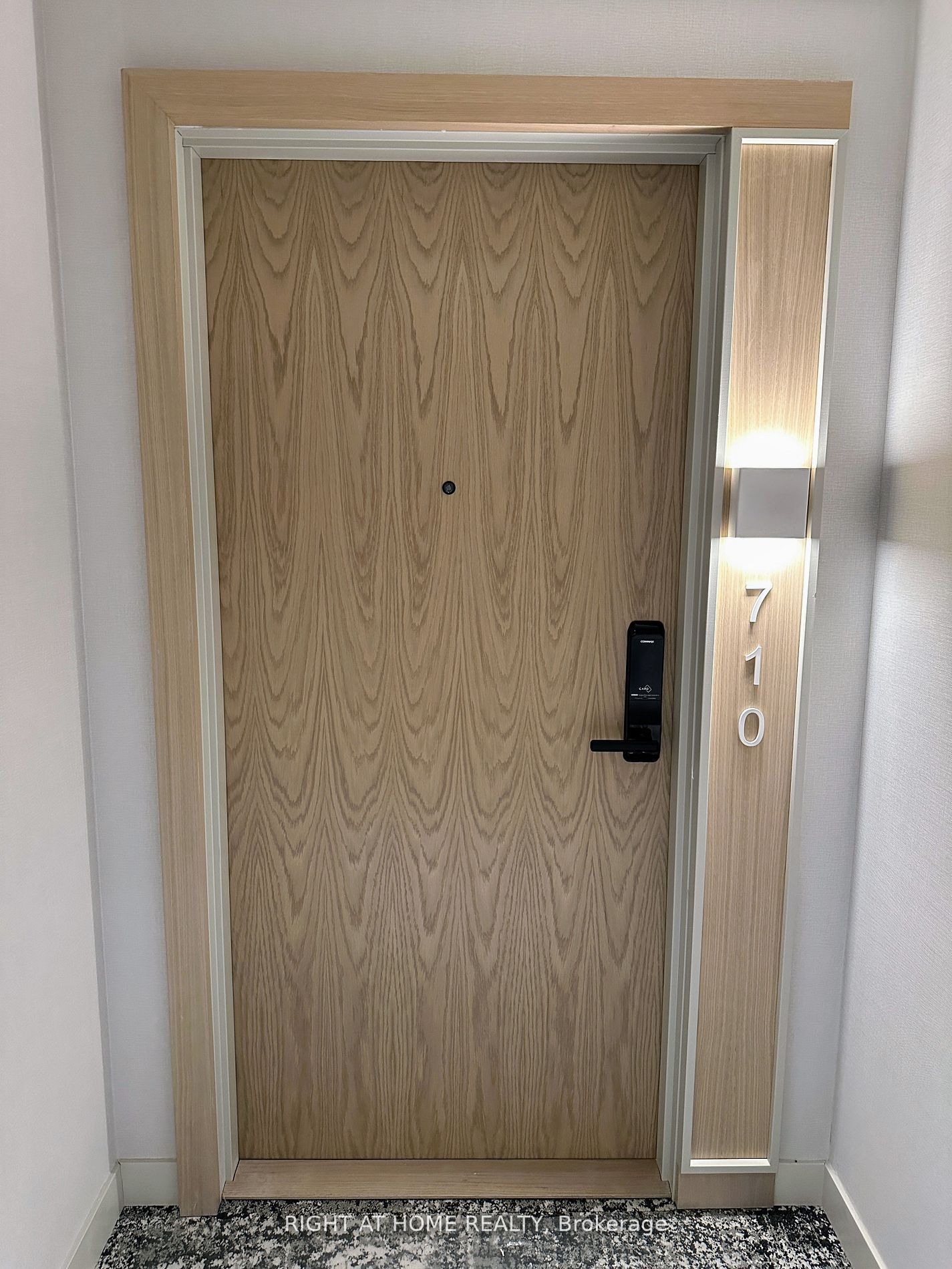 5 Defries Street S 710 Property Photo 11