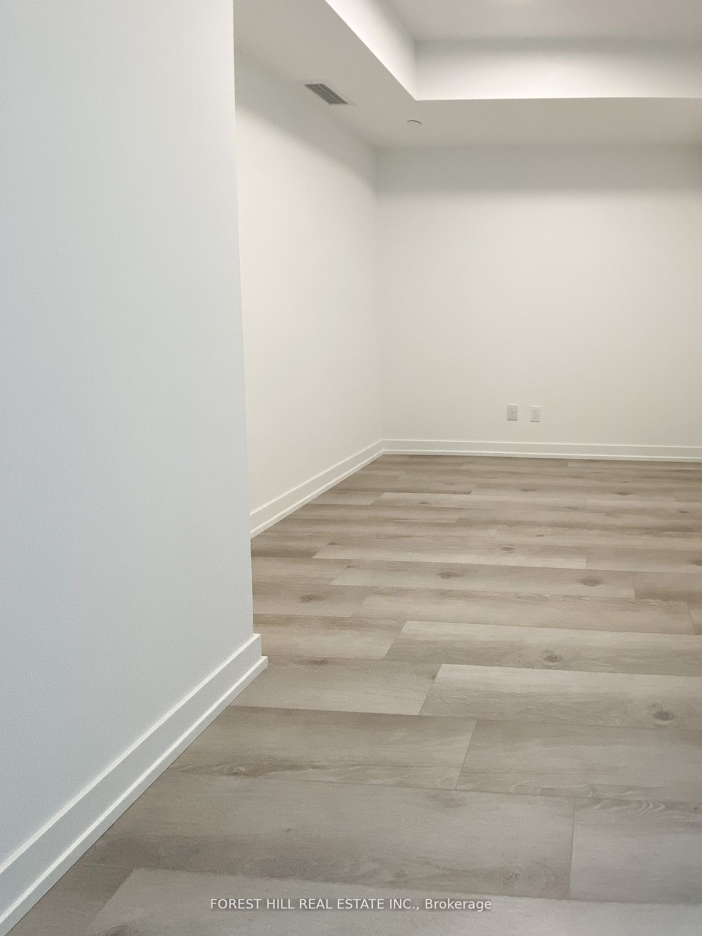 2000 Bathurst Street 409 Property Photo 3