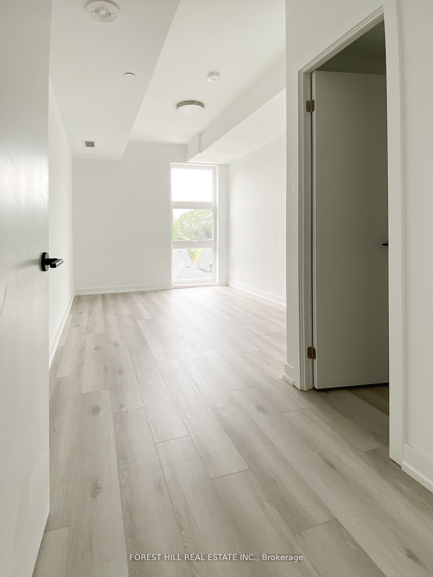 2000 Bathurst Street 409 Property Photo 7