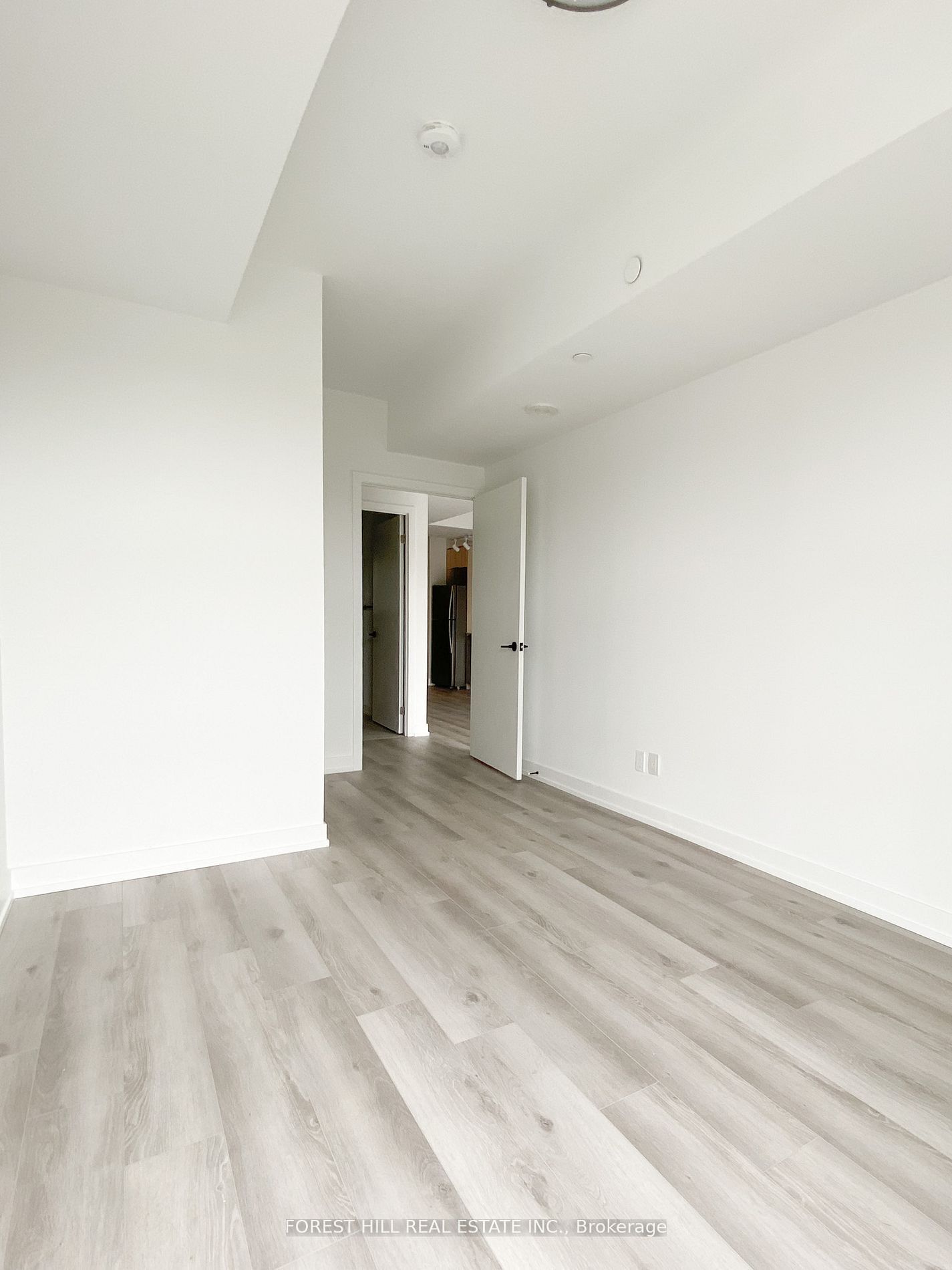 2000 Bathurst Street 409 Property Photo 9