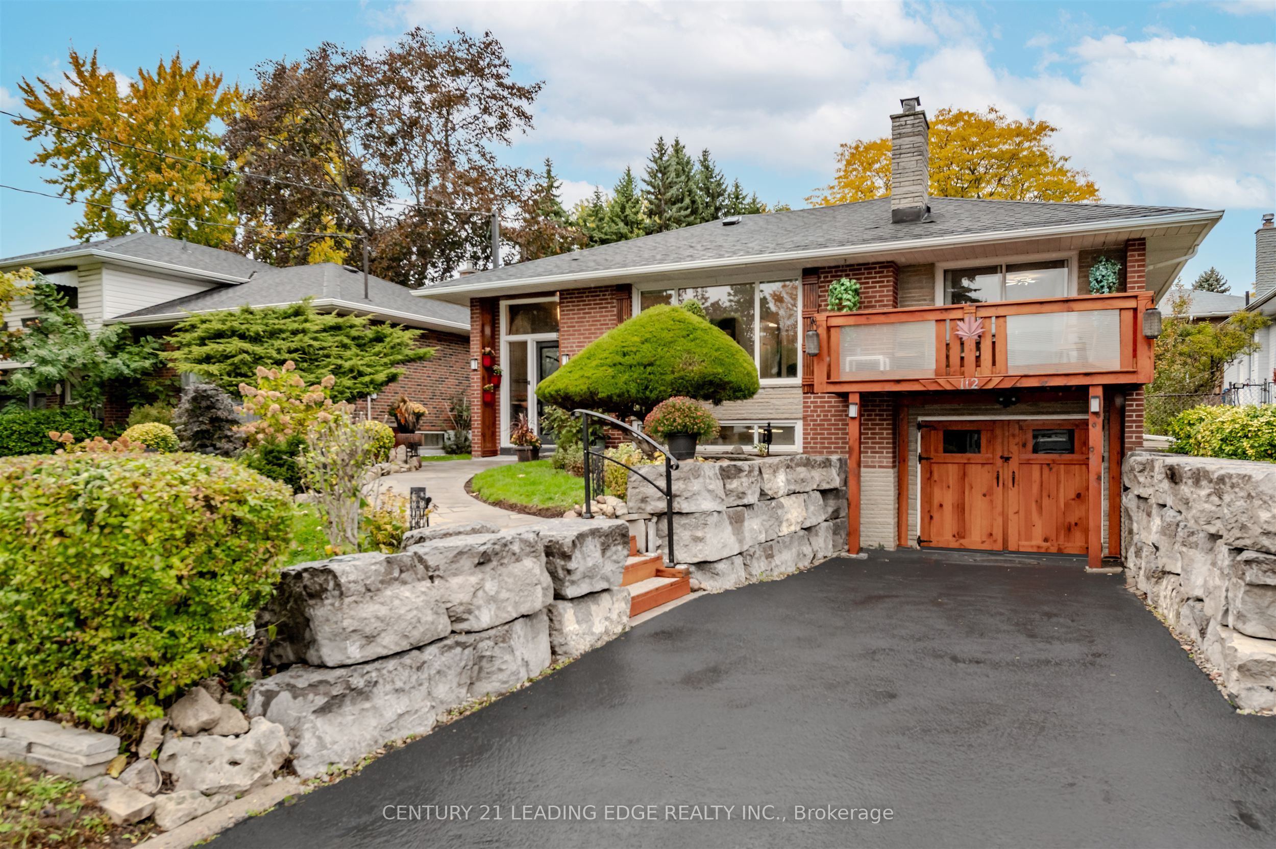 112 Wyndcliff Crescent Property Photo 2