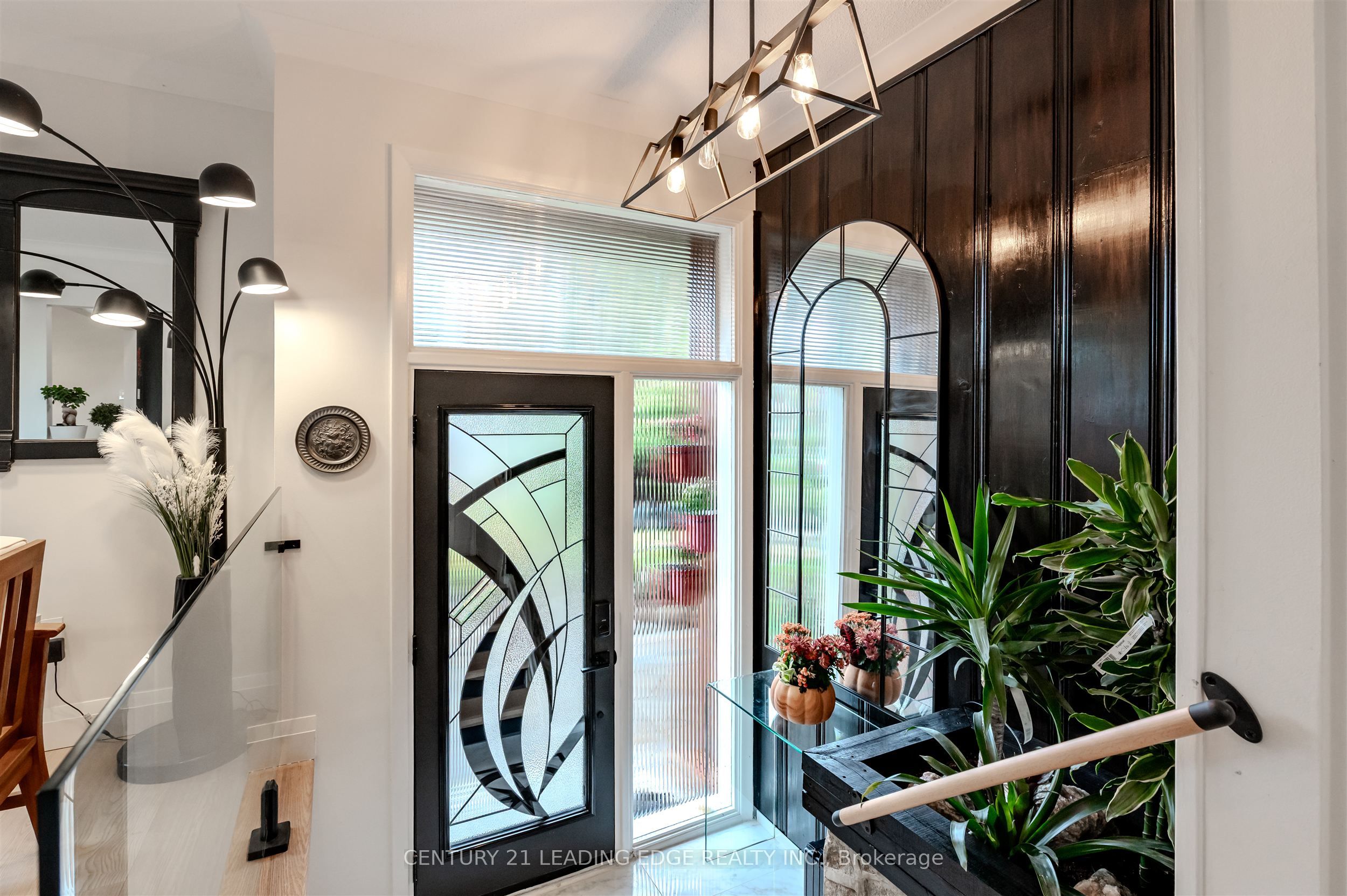 112 Wyndcliff Crescent Property Photo 4