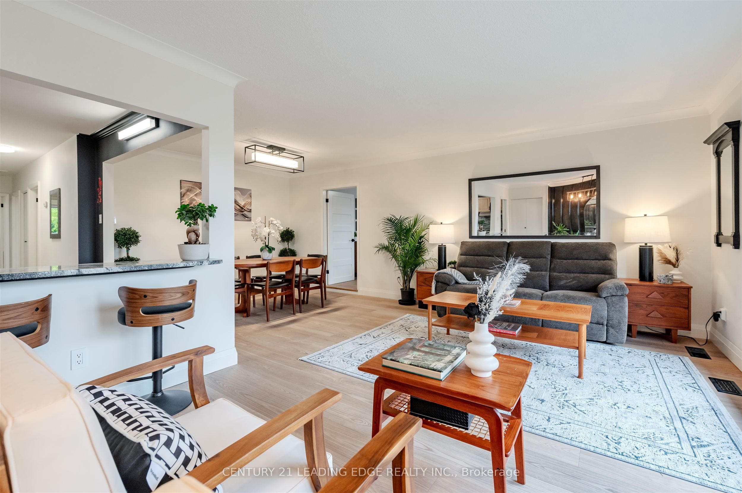 112 Wyndcliff Crescent Property Photo 6