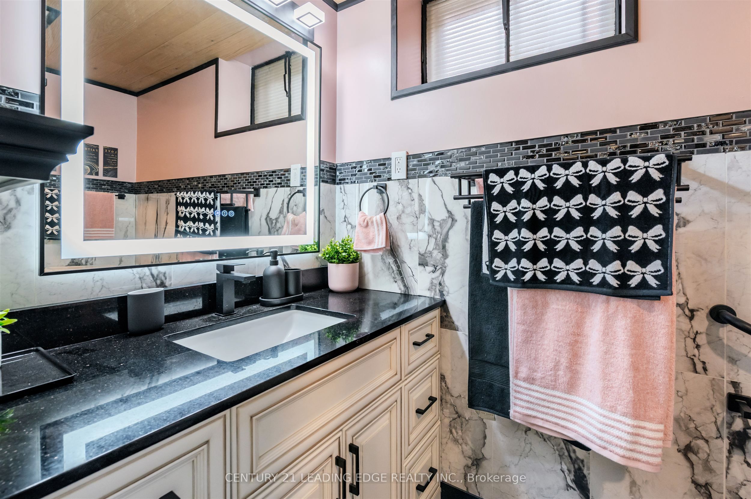 112 Wyndcliff Crescent Property Photo 31