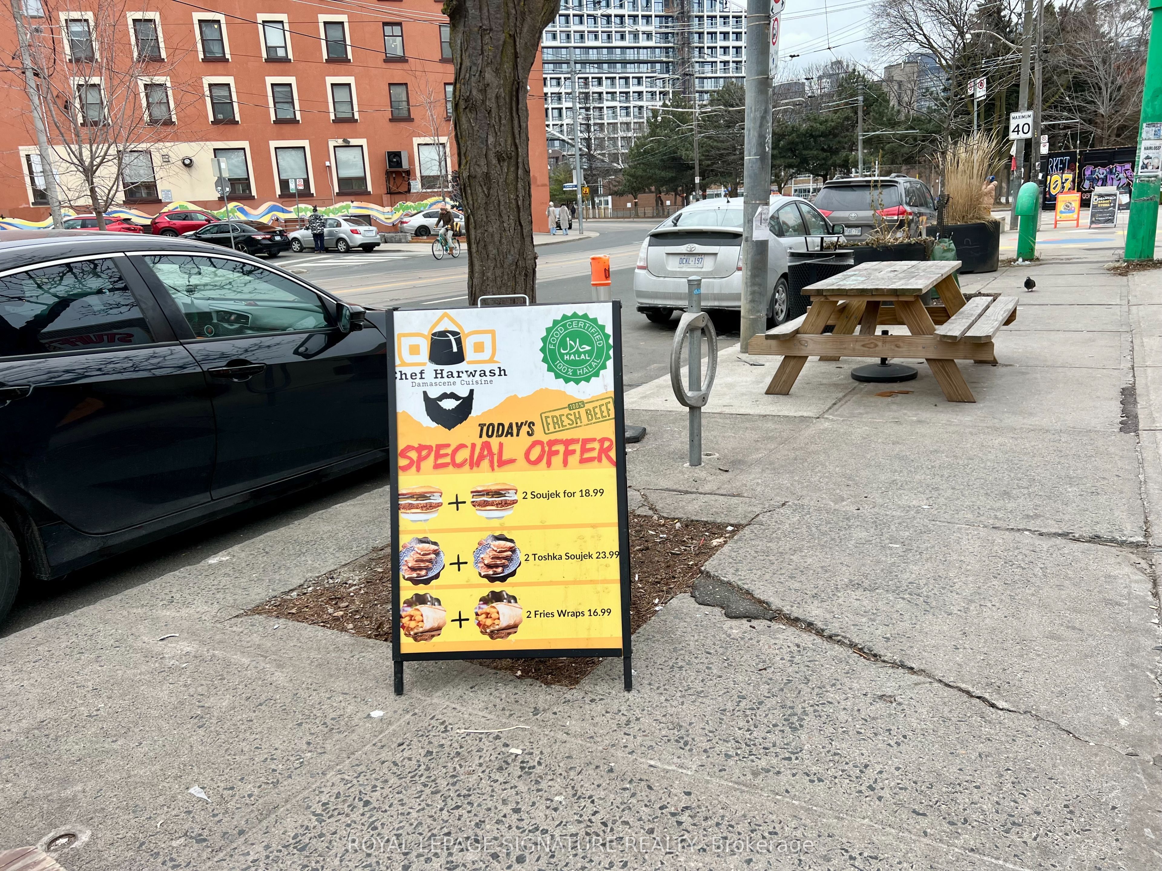 707 Dundas Street W Property Photo 5