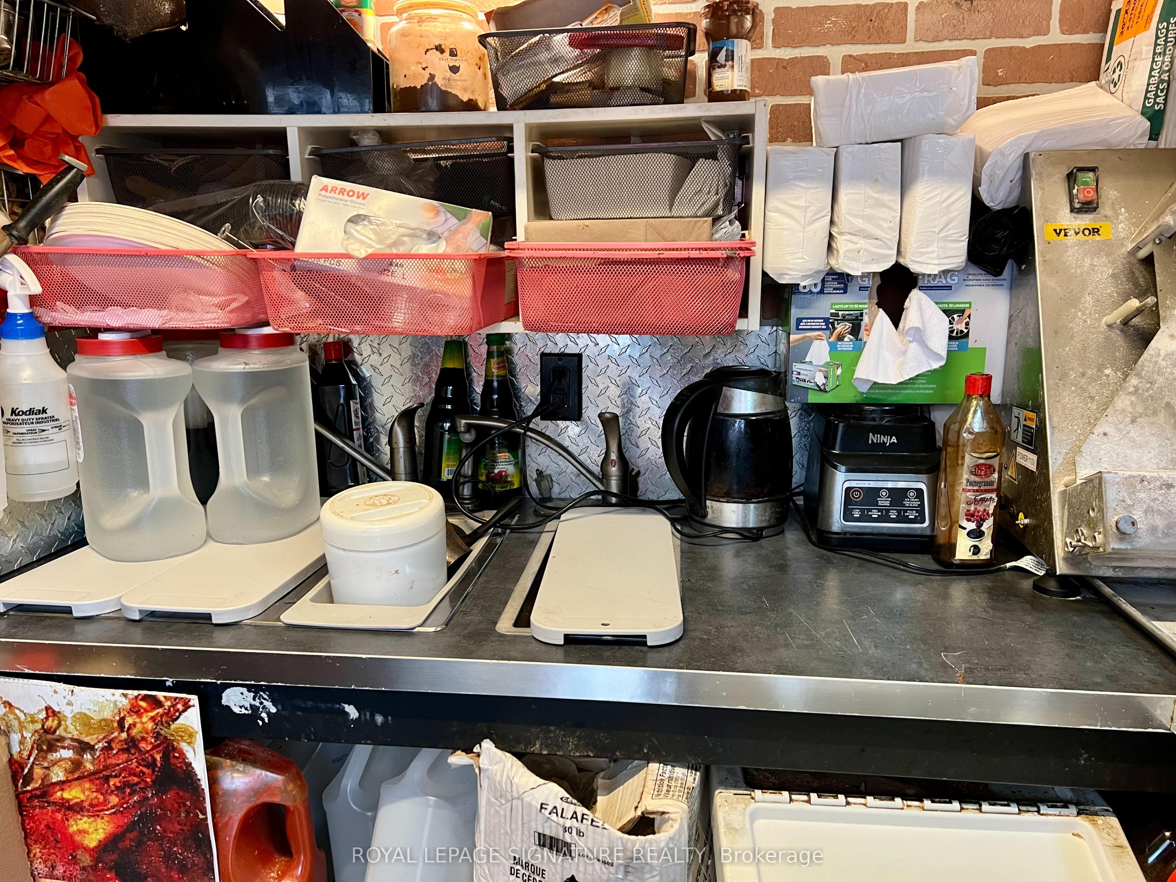 707 Dundas Street W Property Photo 12