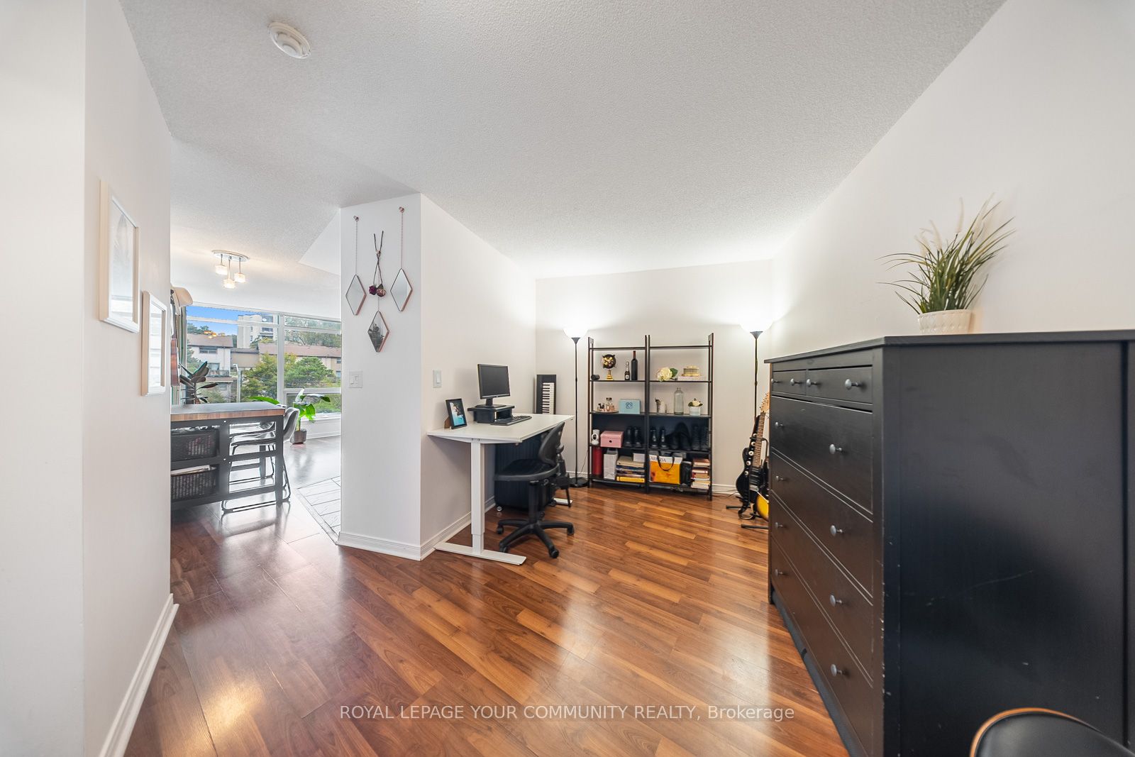 18 Valley Woods Road 716 Property Photo 1