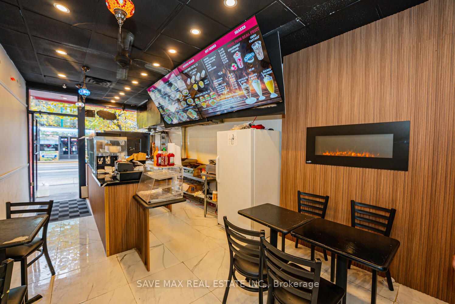 656 Spadina Avenue Property Photo 4