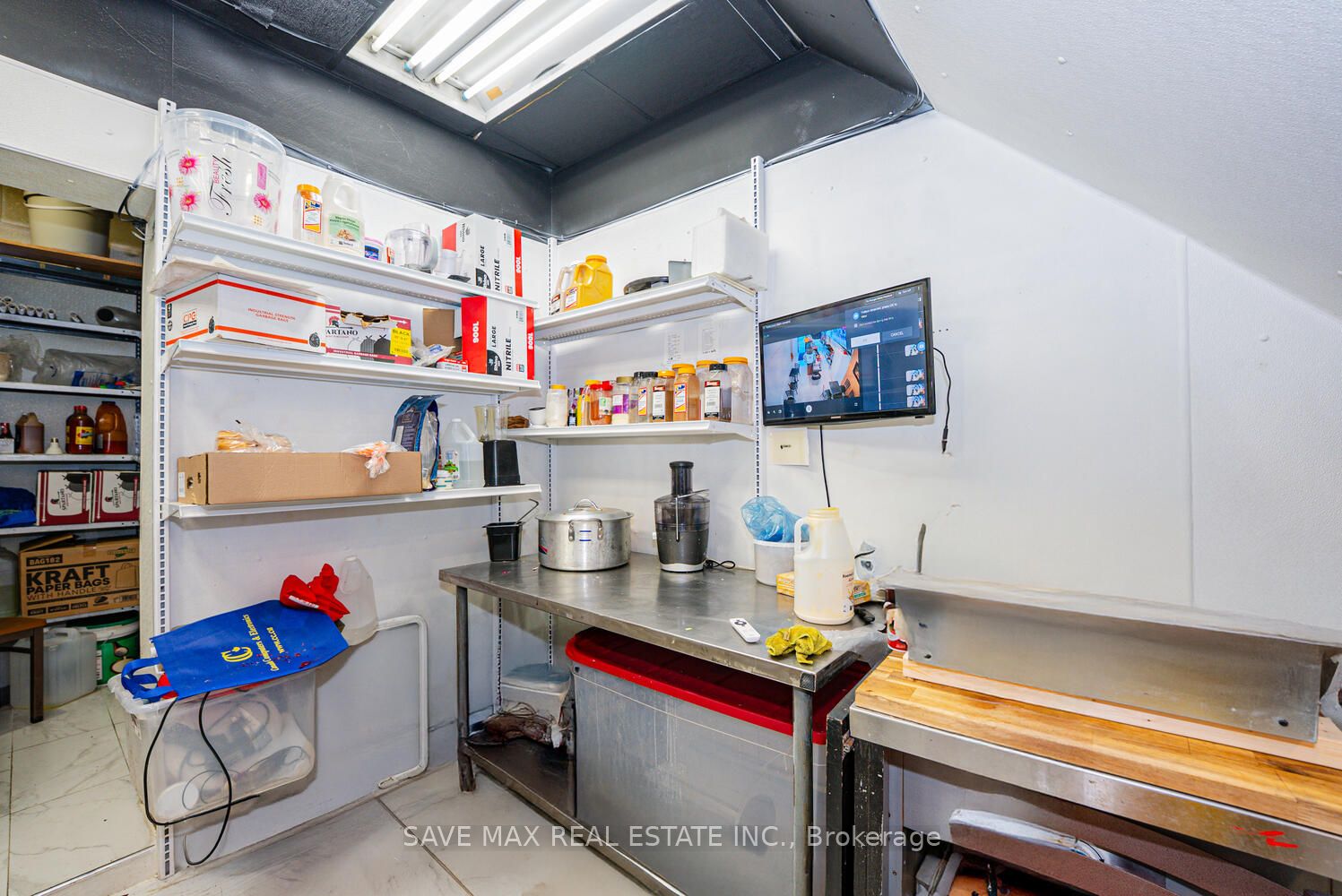 656 Spadina Avenue Property Photo 11