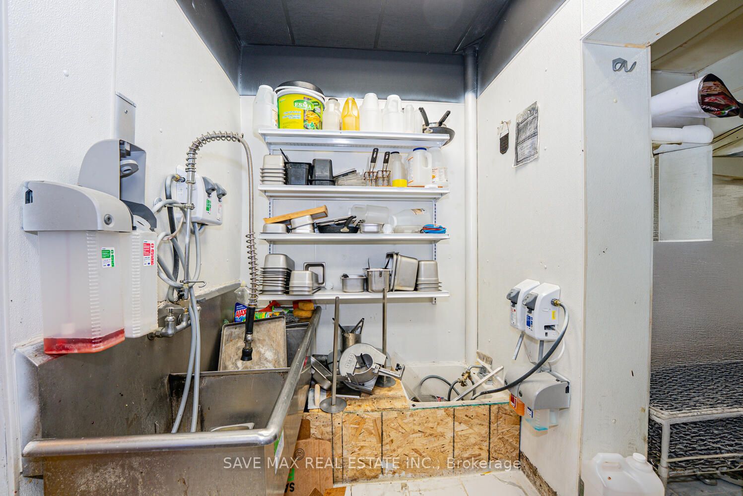 656 Spadina Avenue Property Photo 12