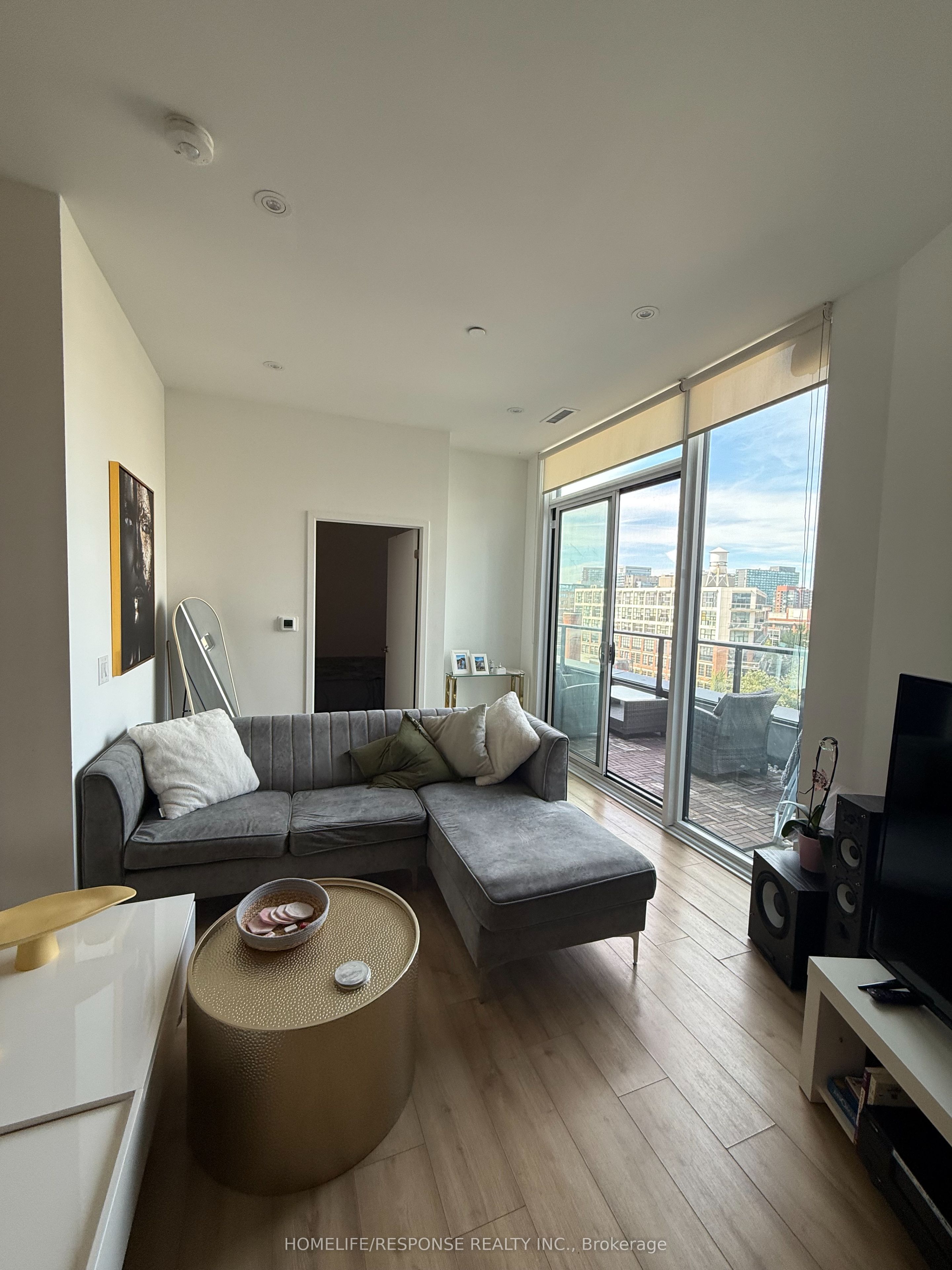 135 East Liberty Street 705 Property Photo 3