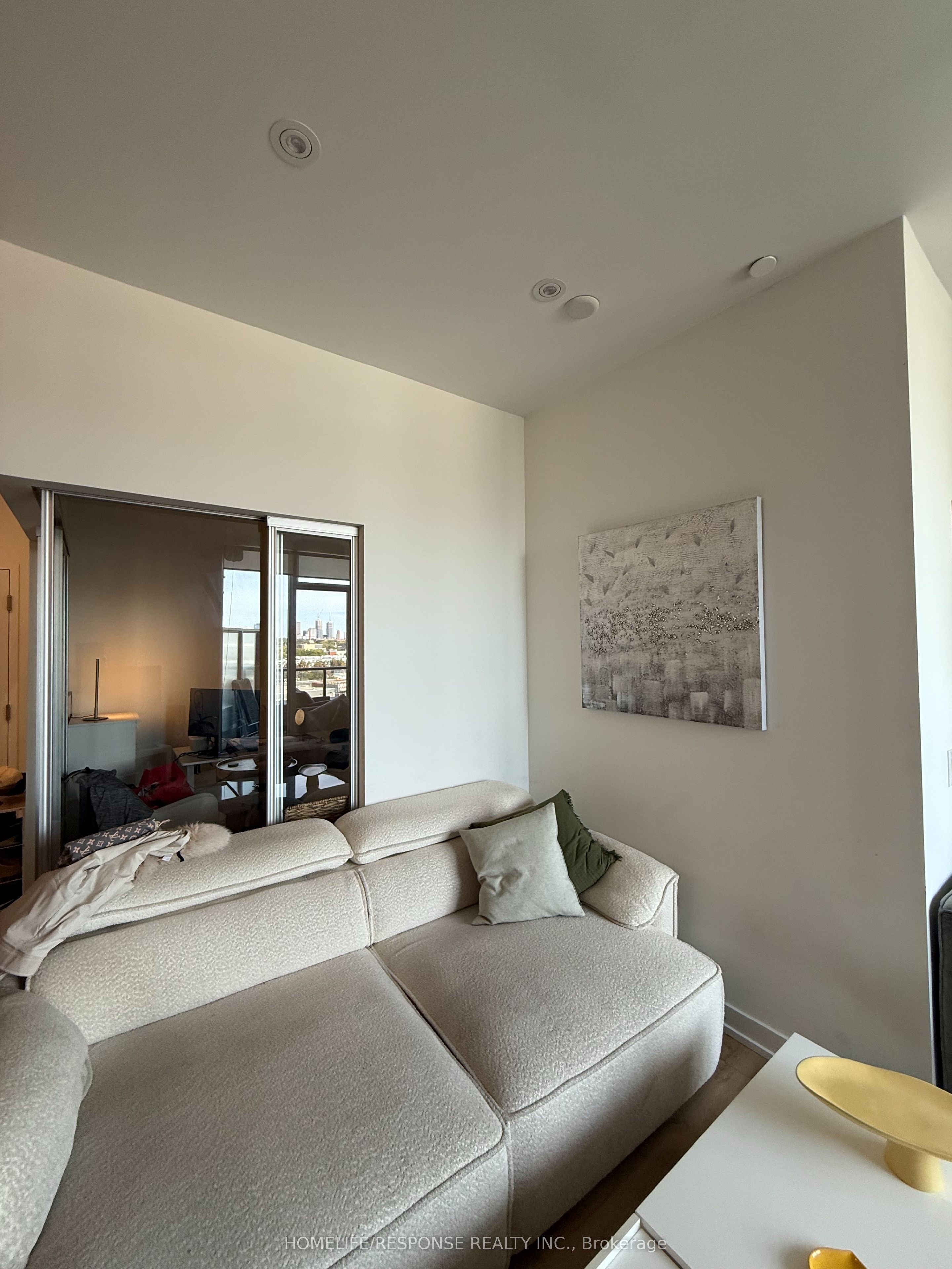 135 East Liberty Street 705 Property Photo 4