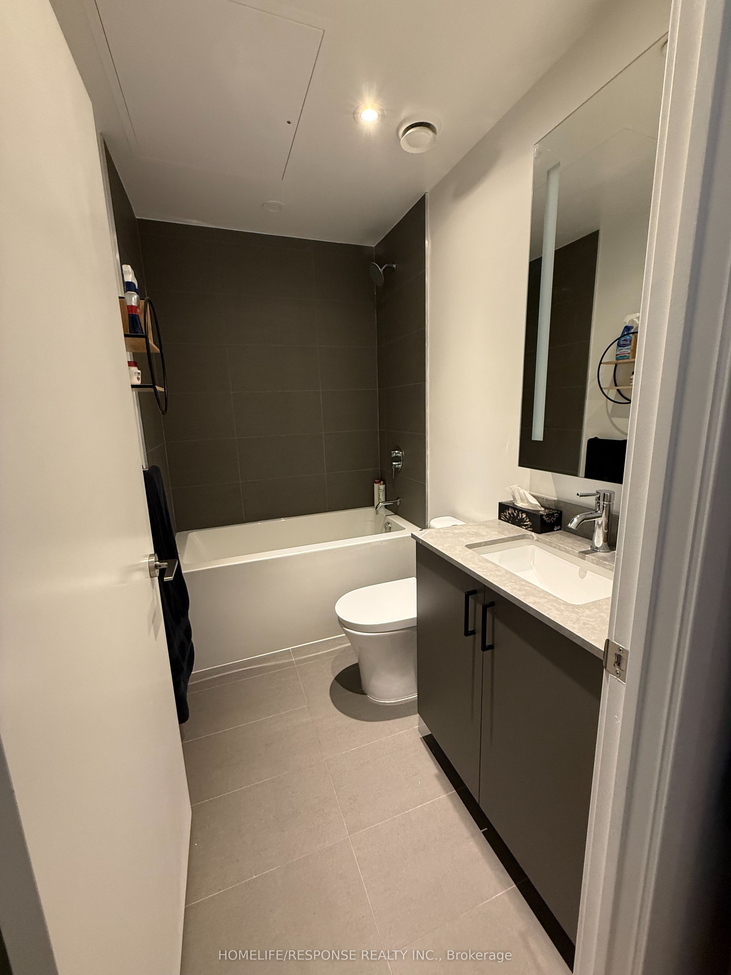 135 East Liberty Street 705 Property Photo 8