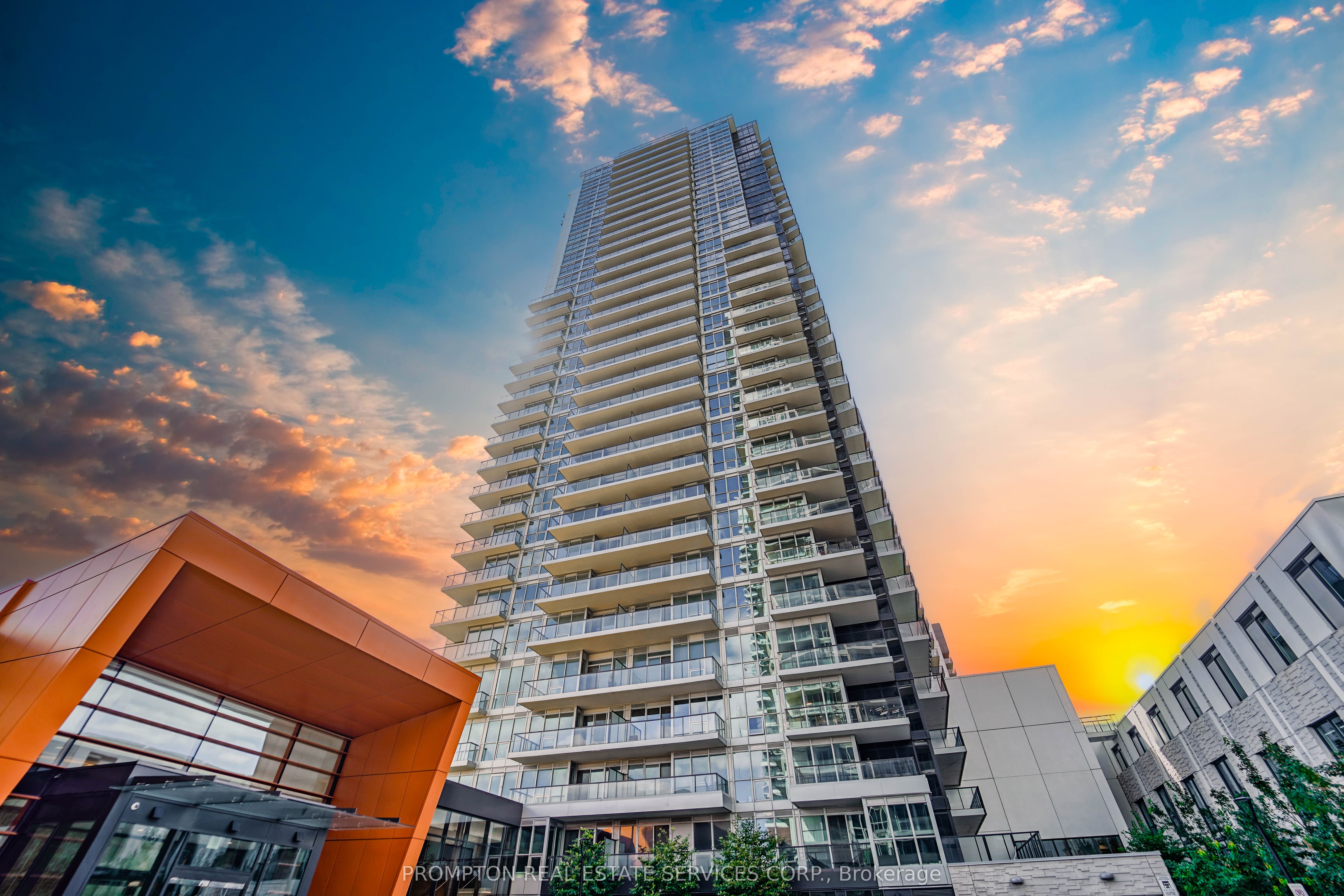 95 McMahon Drive PH4106 Property Photo 1