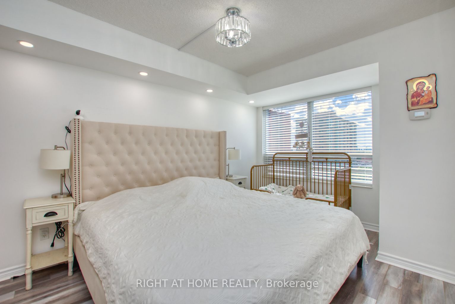 35 Saranac Boulevard 827 Property Photo 14