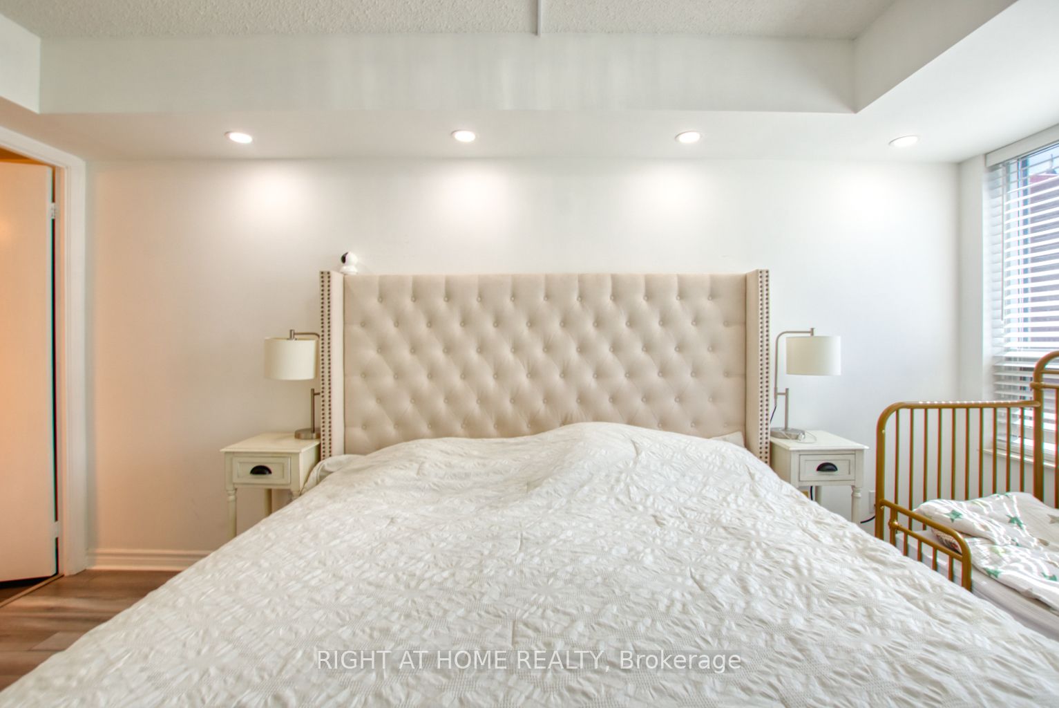 35 Saranac Boulevard 827 Property Photo 15