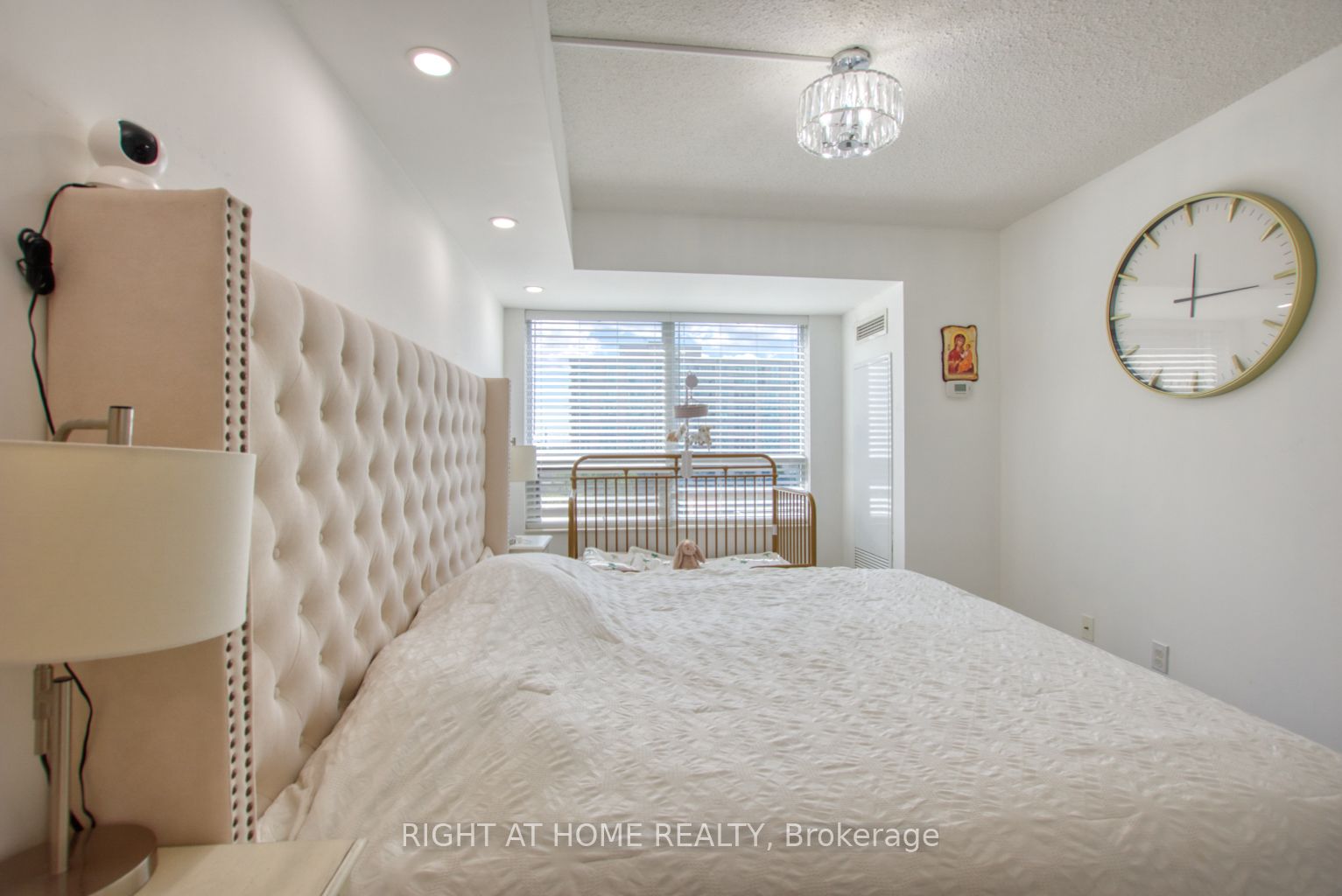 35 Saranac Boulevard 827 Property Photo 16