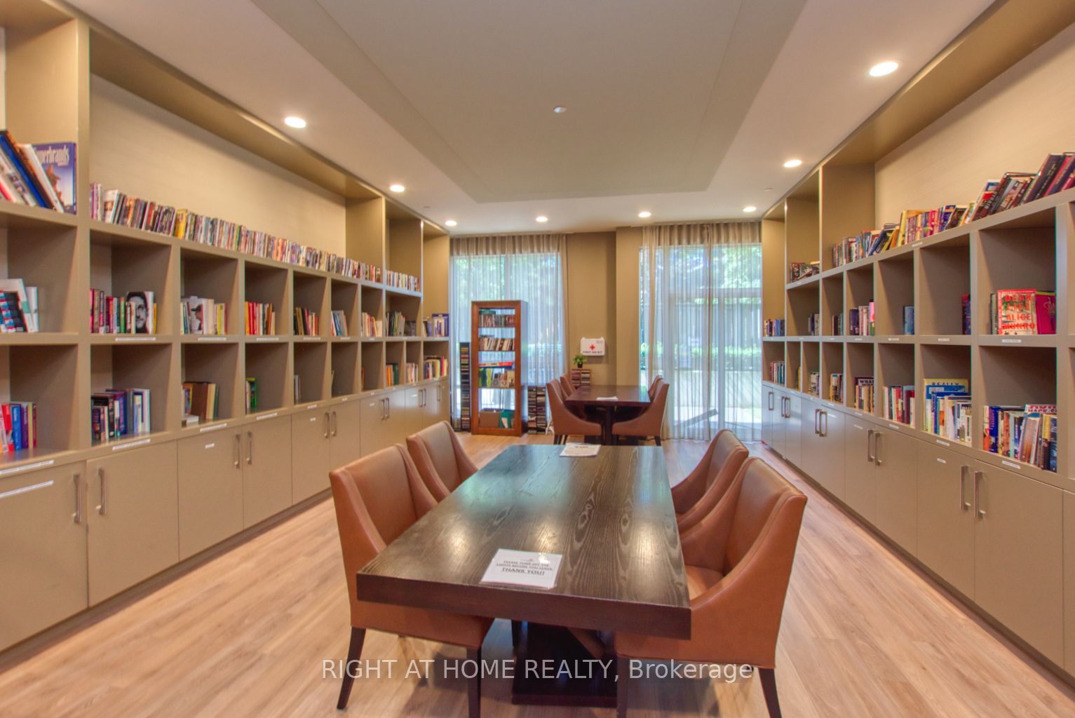 35 Saranac Boulevard 827 Property Photo 23