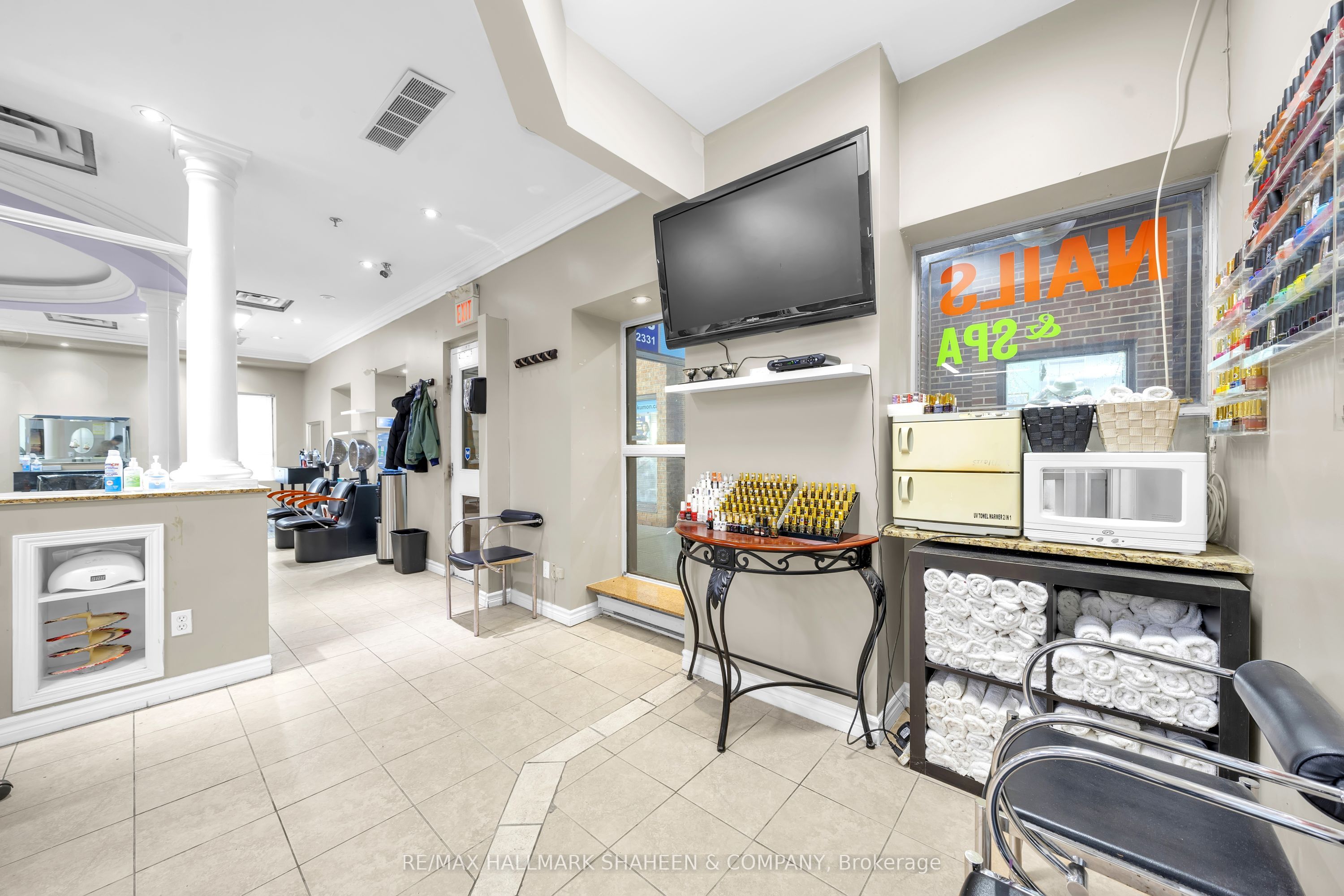 4823 Leslie Street Property Photo 7