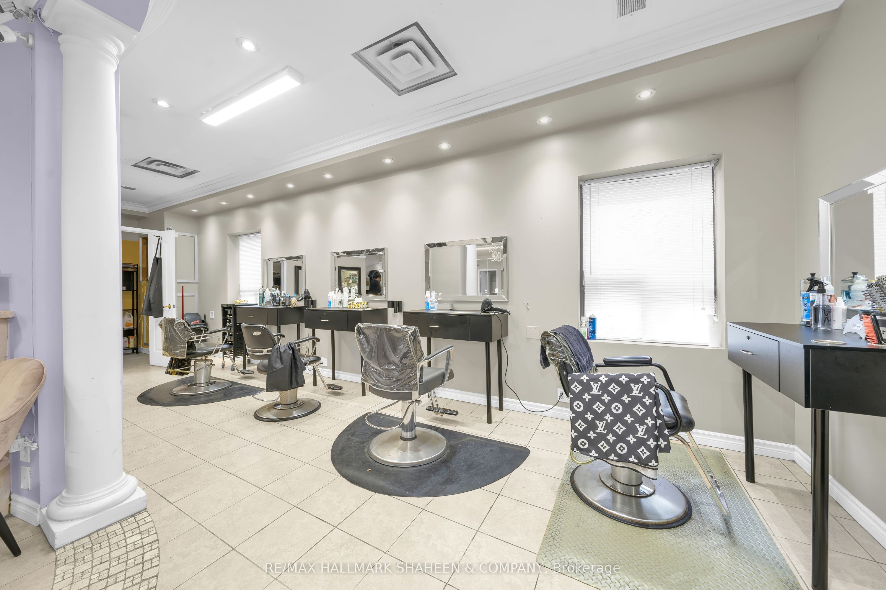 4823 Leslie Street Property Photo 12