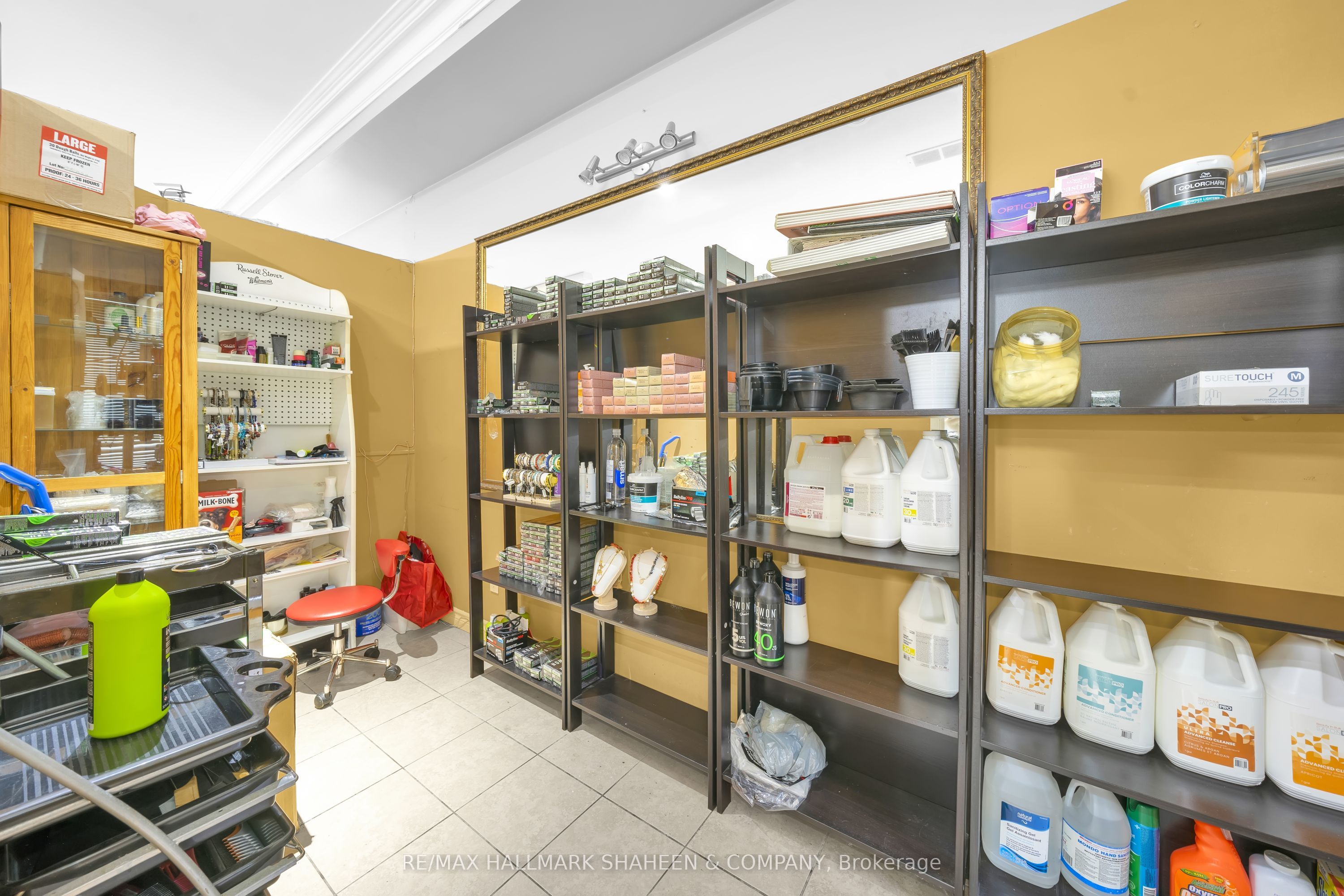 4823 Leslie Street Property Photo 20