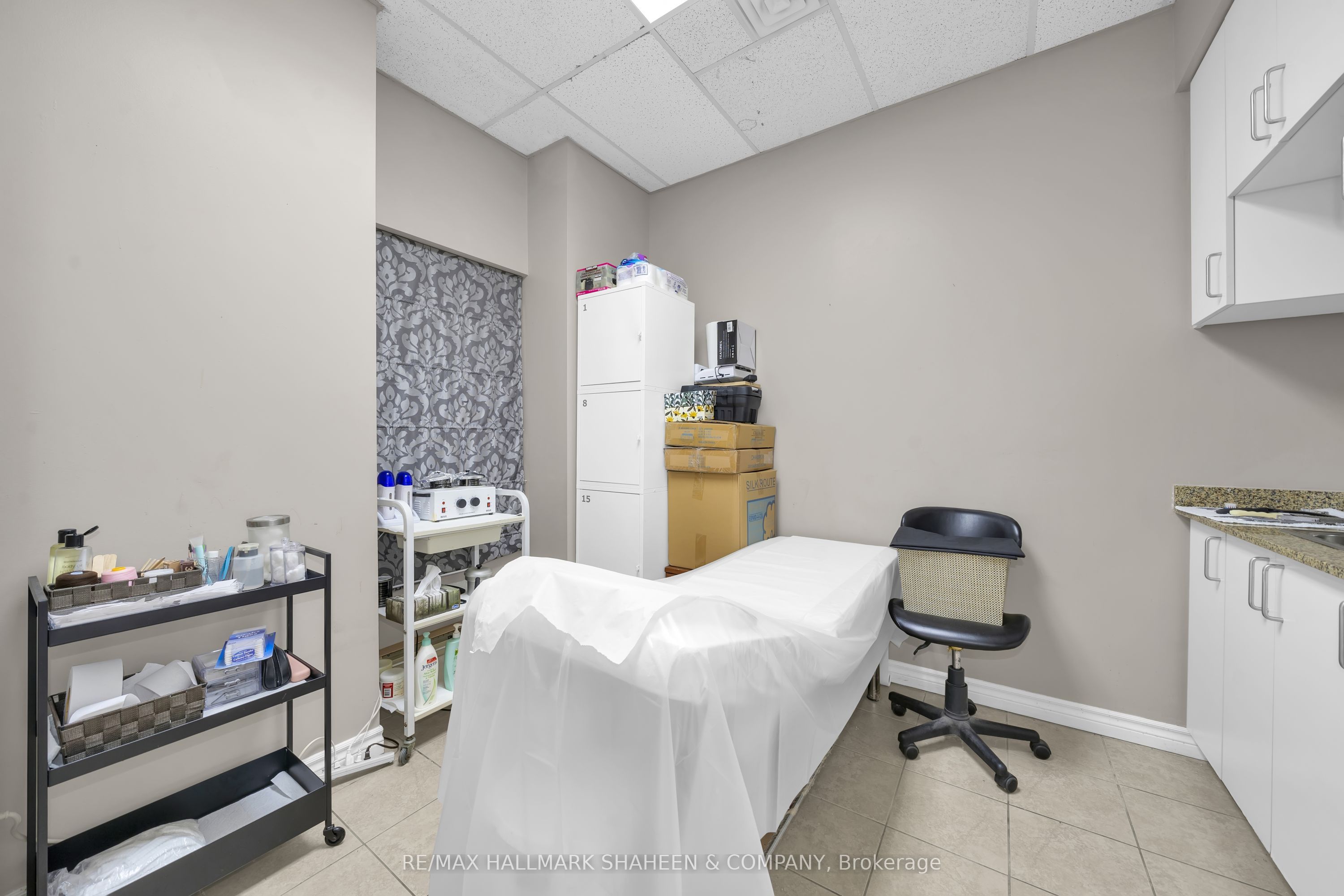 4823 Leslie Street Property Photo 21