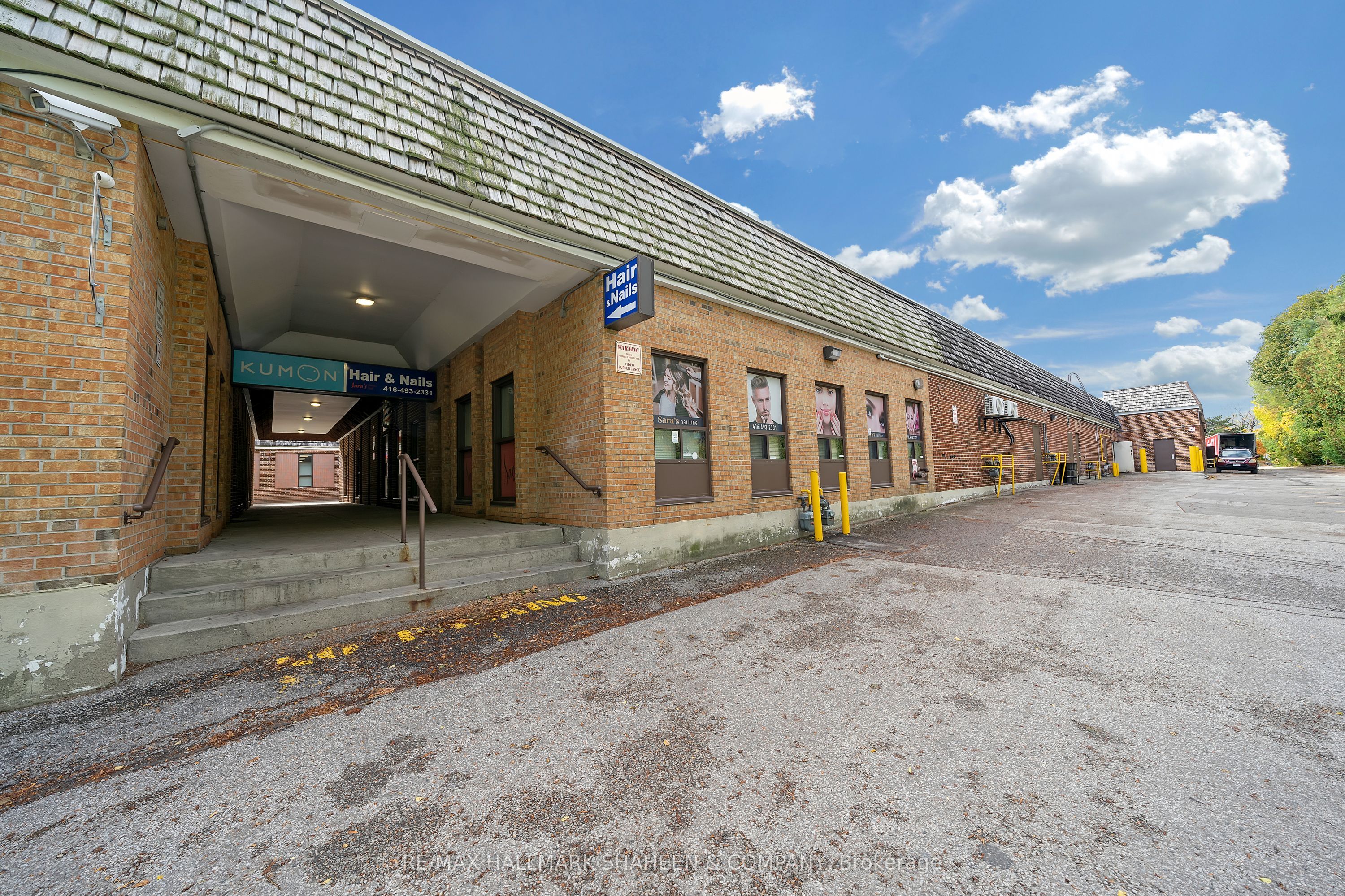 4823 Leslie Street Property Photo 25