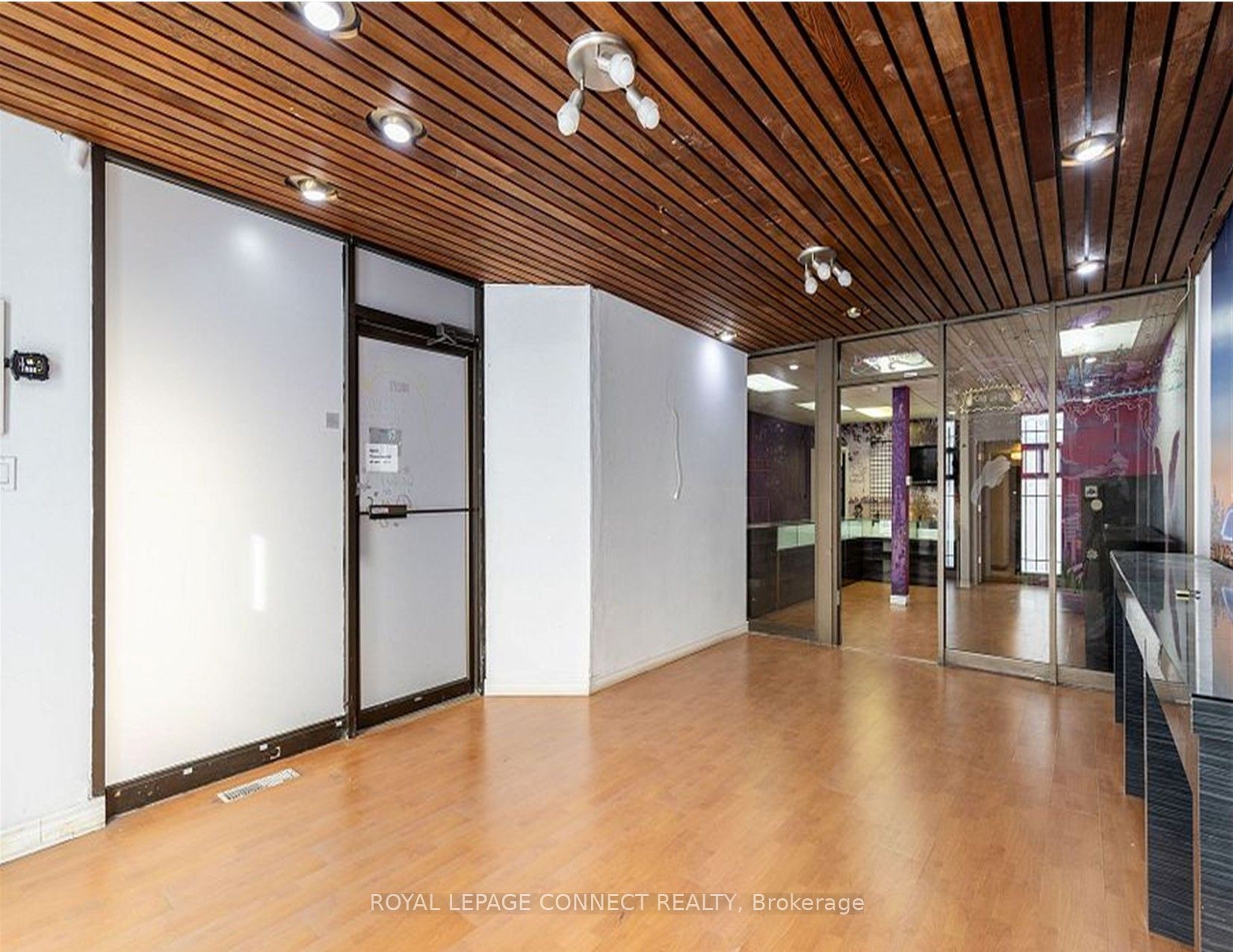 1105 Bathurst Street Property Photo 4