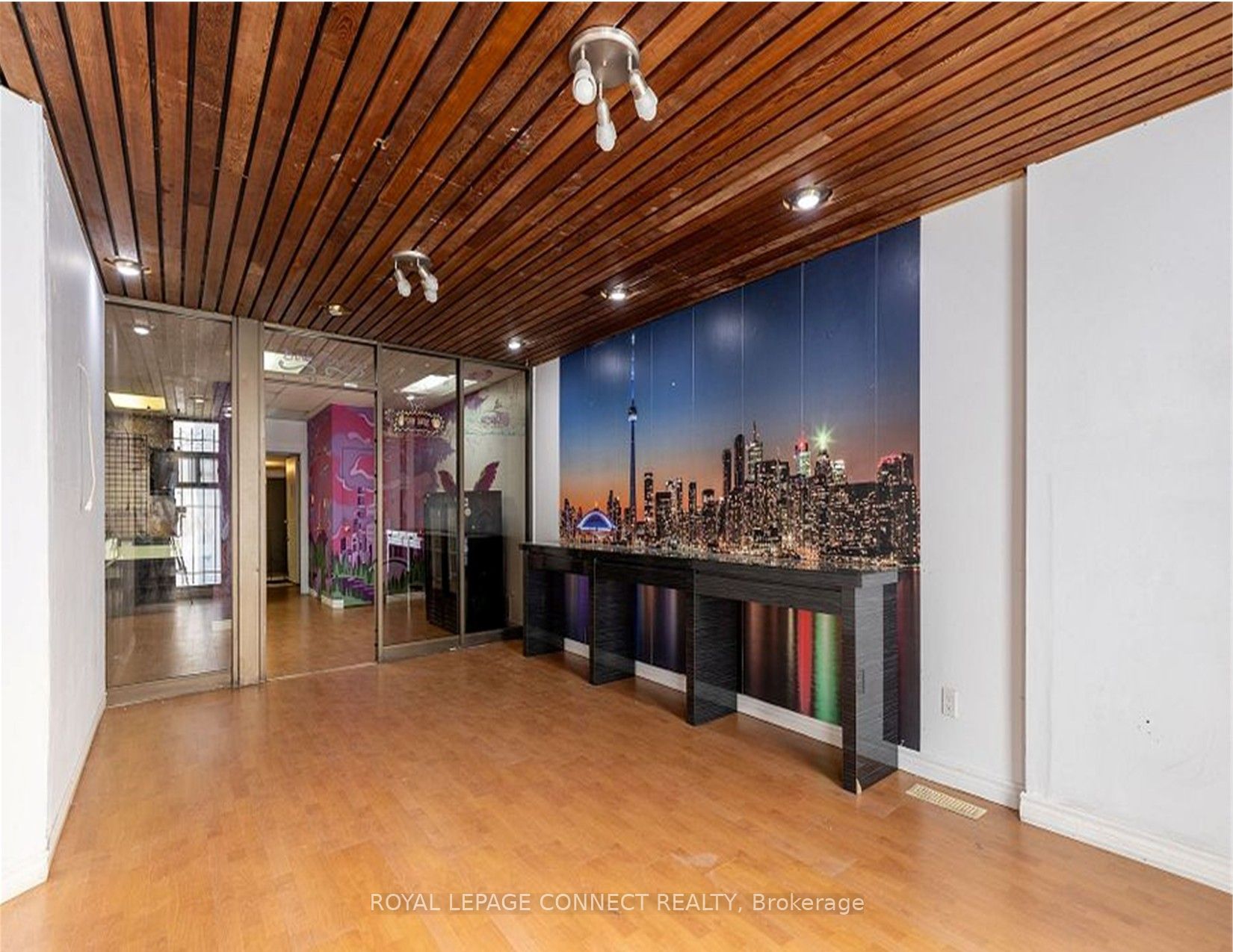 1105 Bathurst Street Property Photo 5