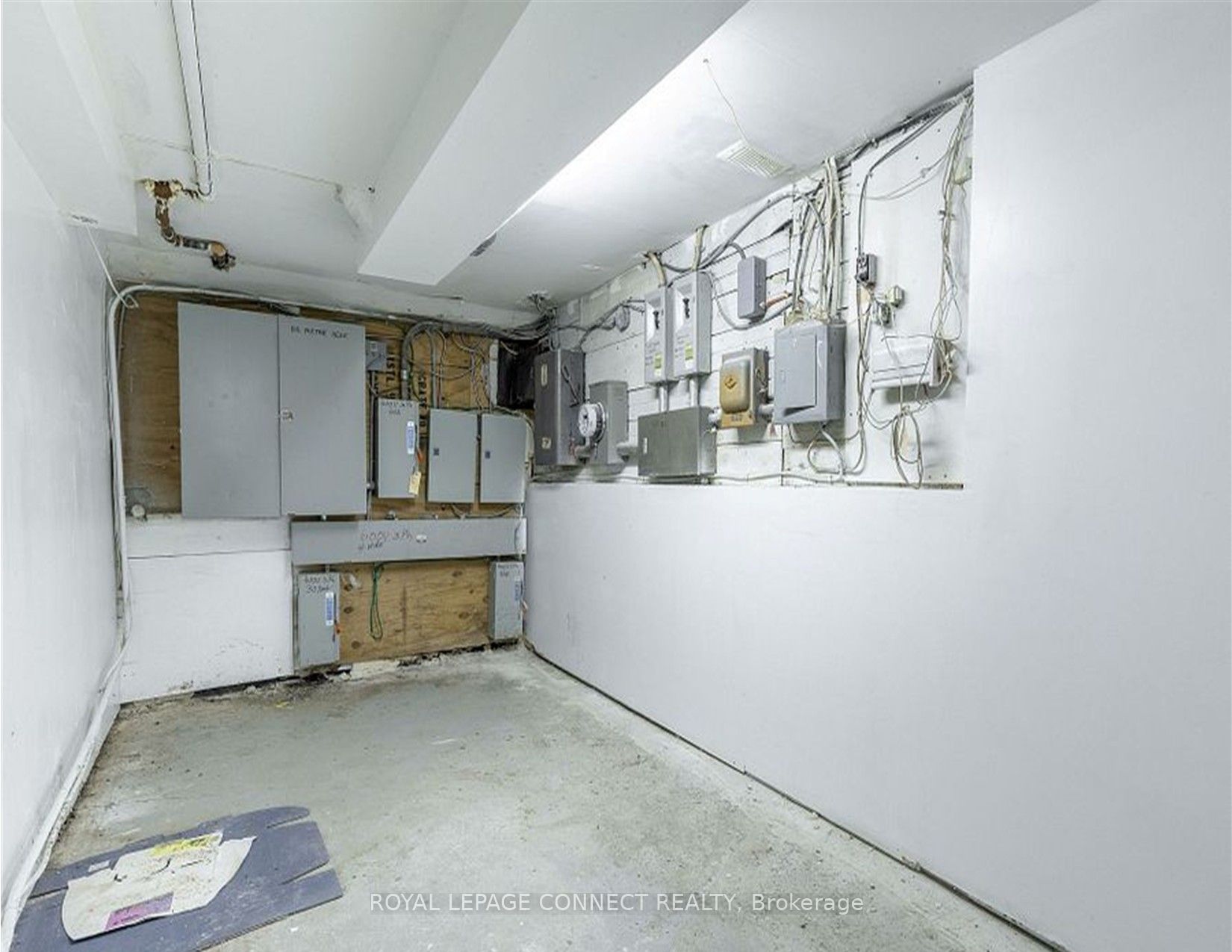 1105 Bathurst Street Property Photo 18
