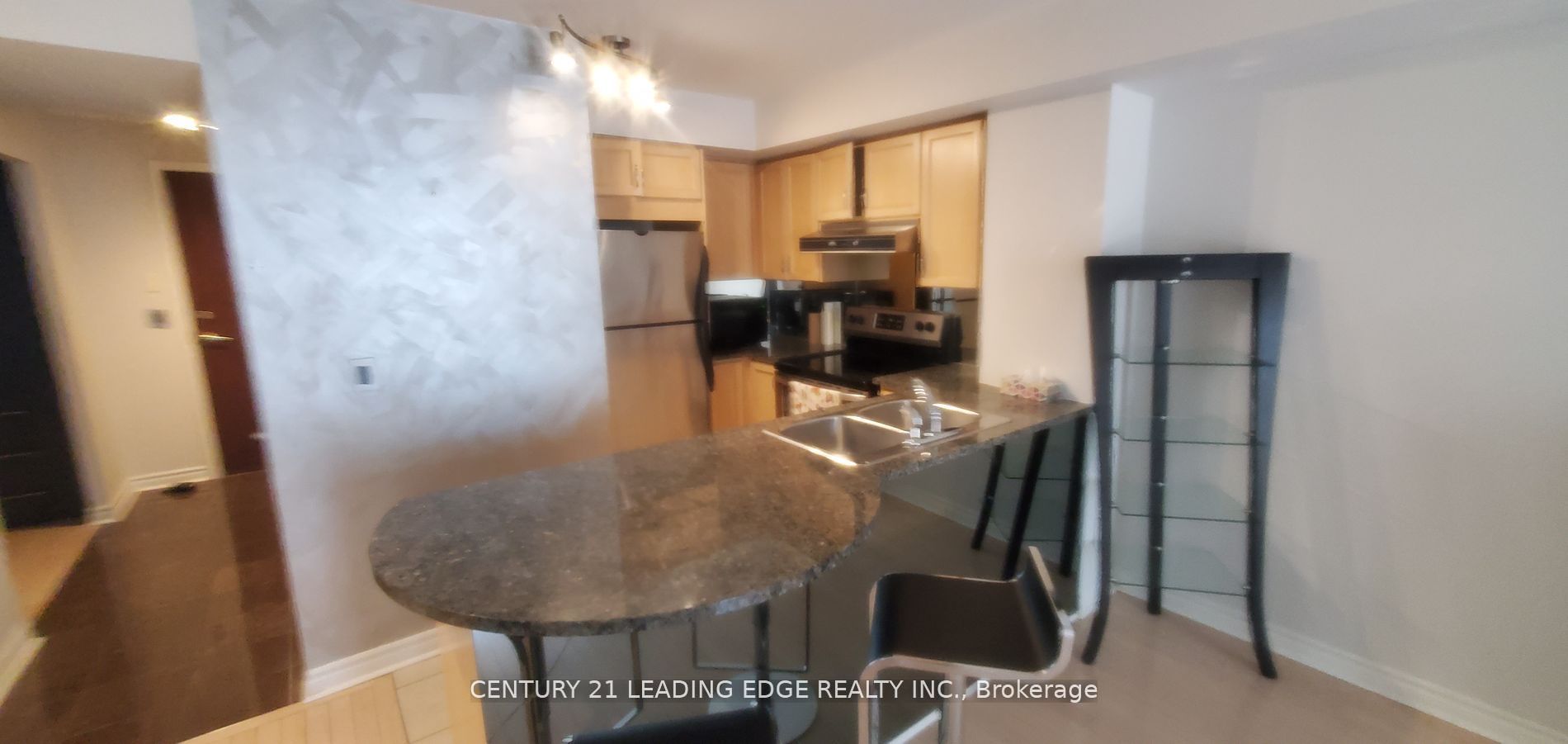 18 Kenaston Gardens 212 Property Photo 7