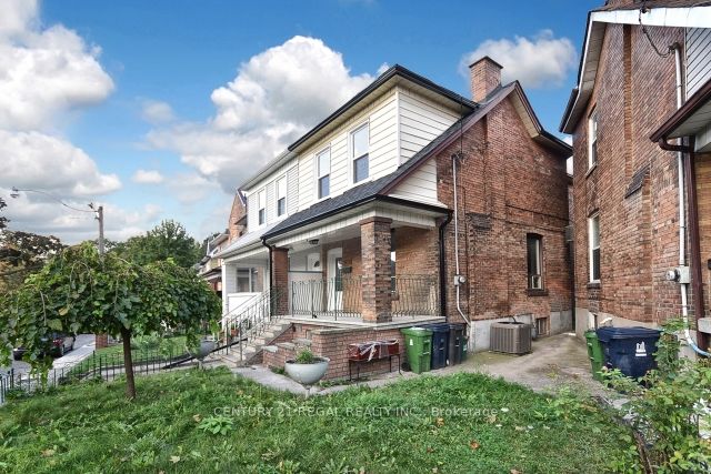 300 Montrose Avenue Property Photo 1