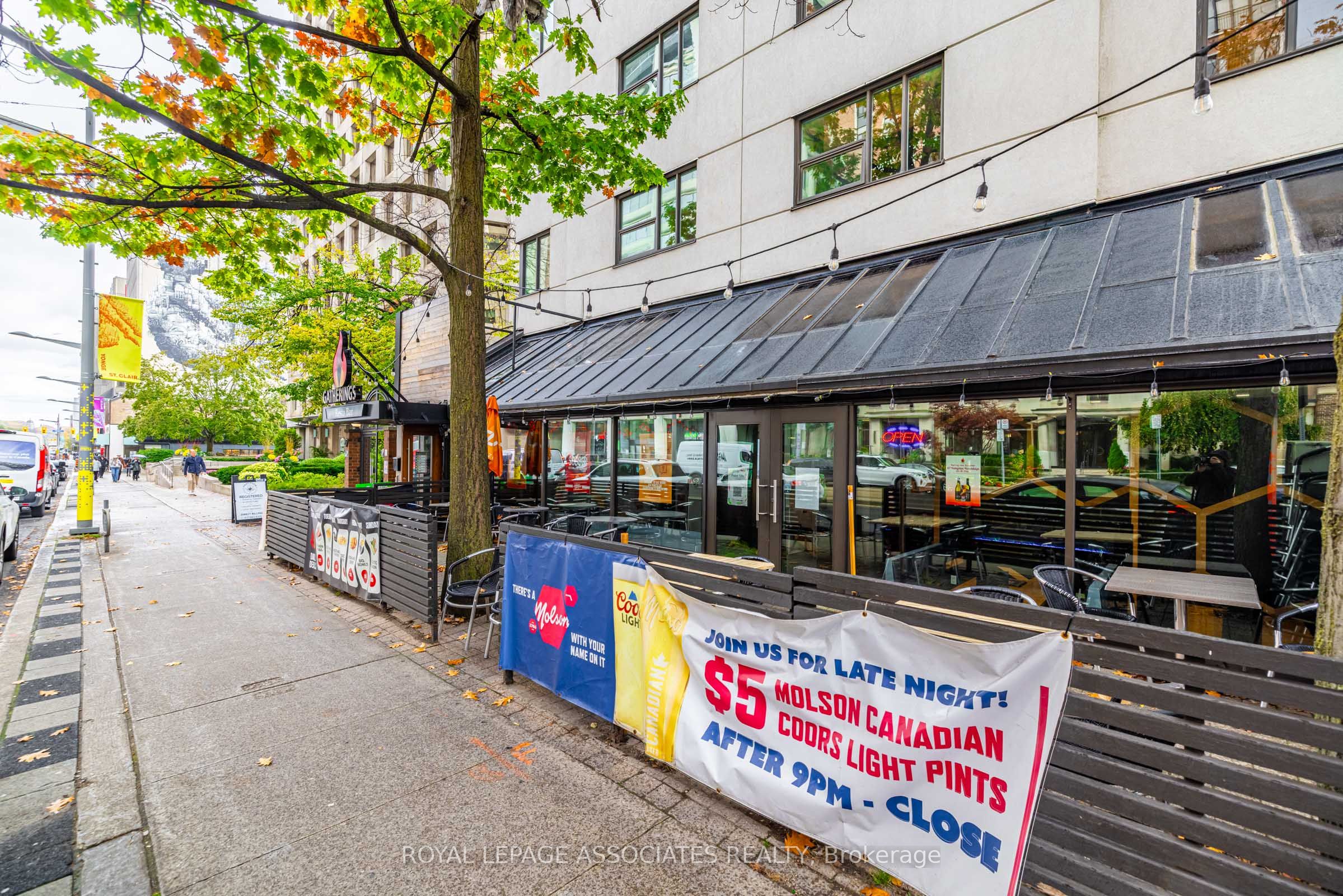 49 St Clair Avenue W Property Photo 3