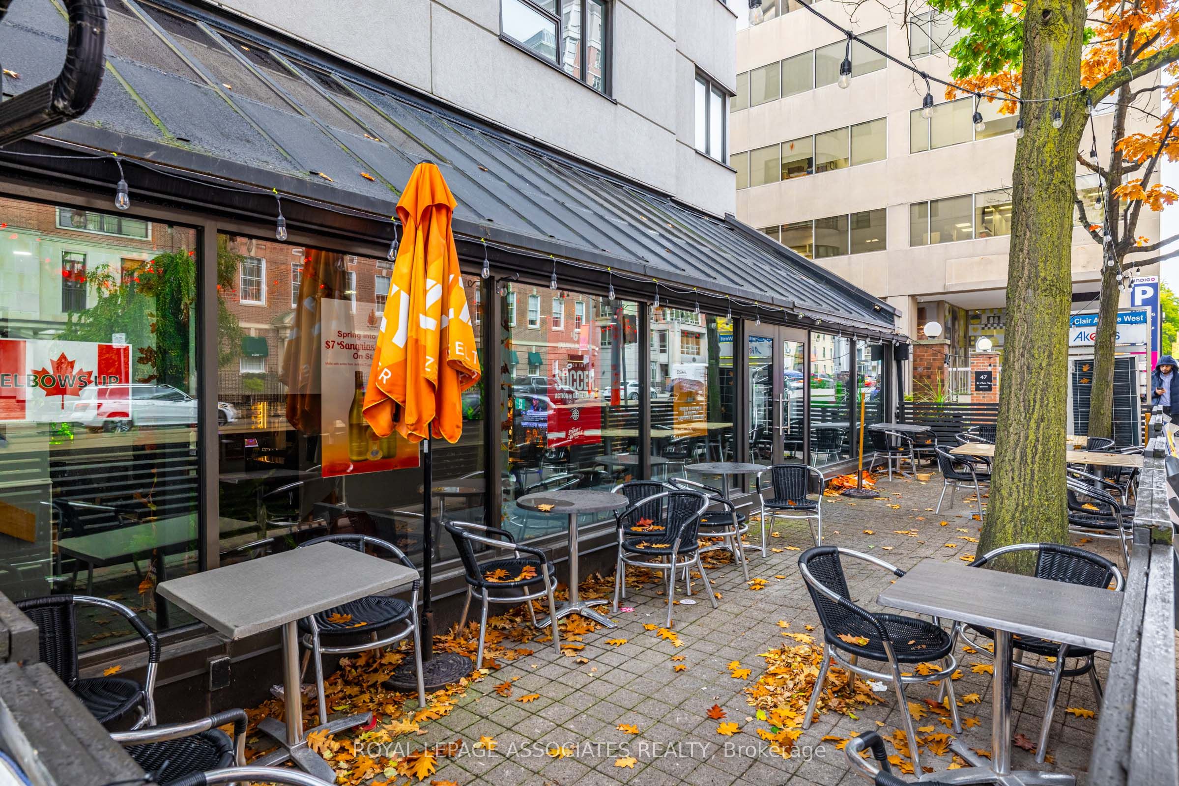 49 St Clair Avenue W Property Photo 4