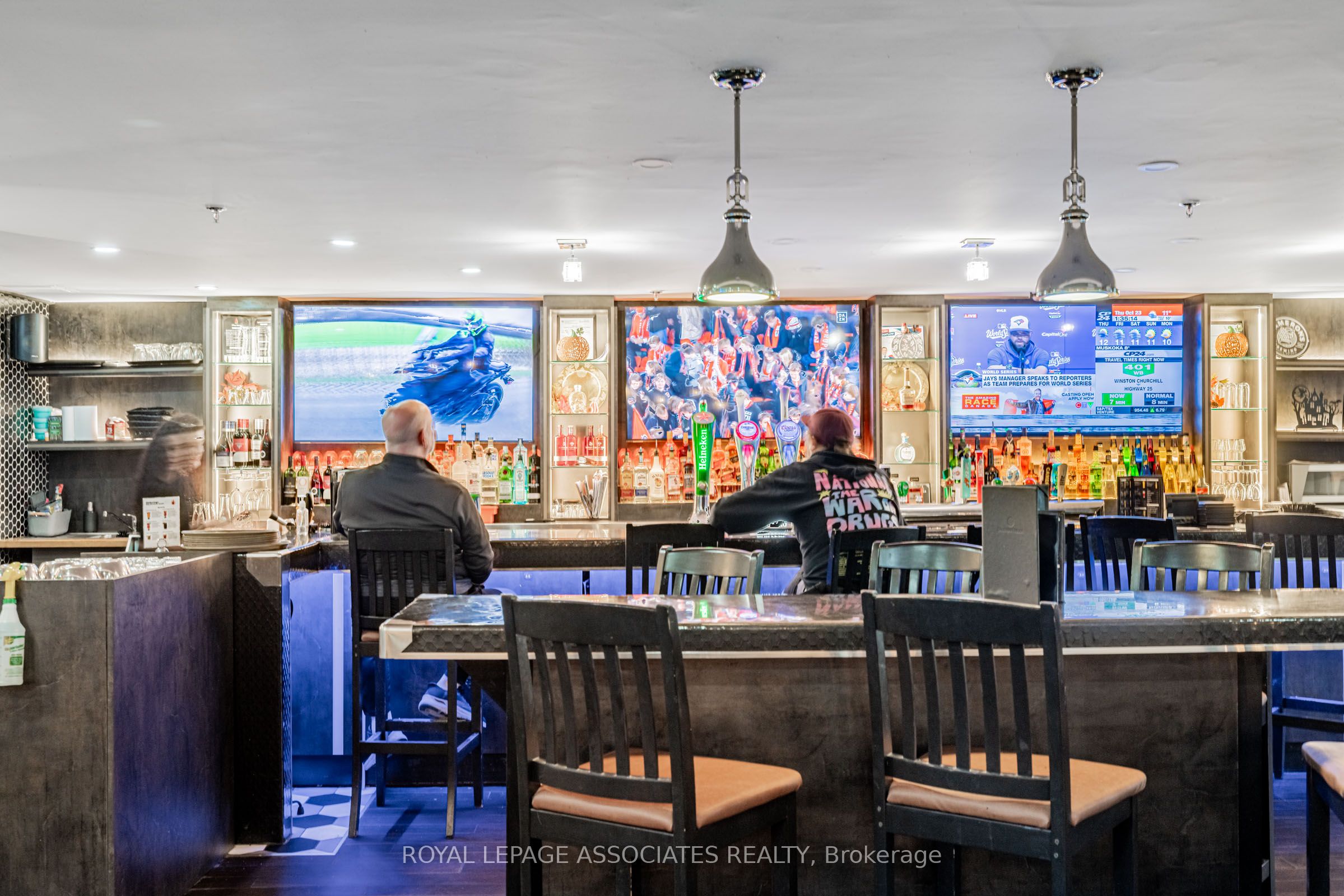 49 St Clair Avenue W Property Photo 15