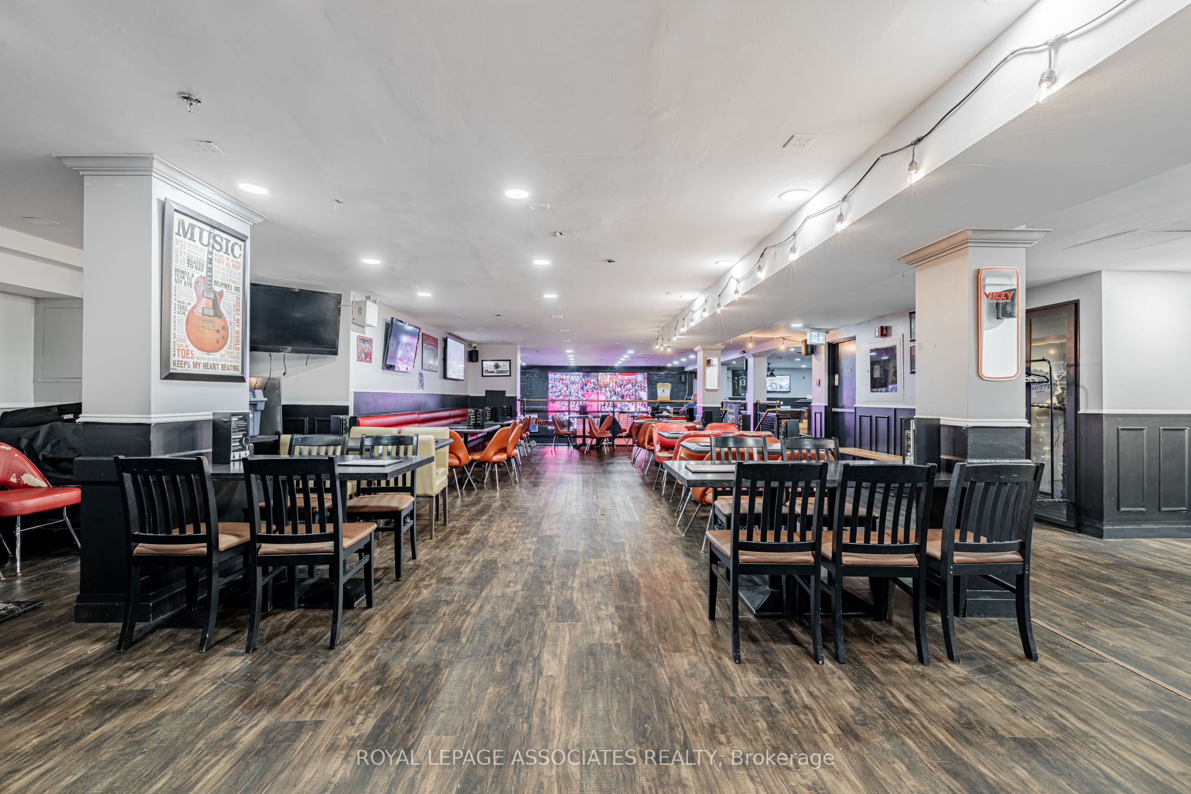 49 St Clair Avenue W Property Photo 22